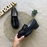 Лофери з металевою пряжкою