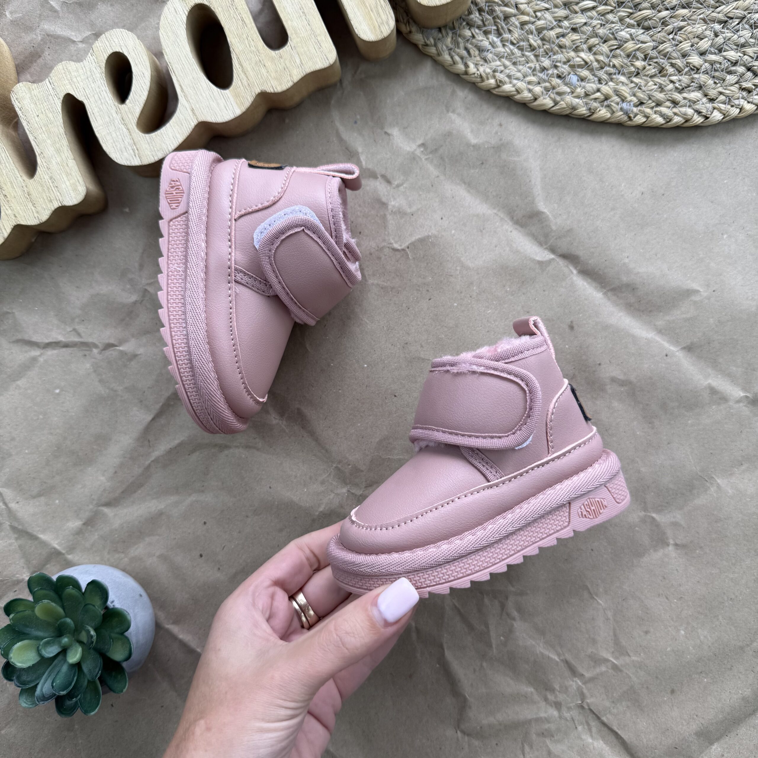 Уги рожеві липучка 18-23