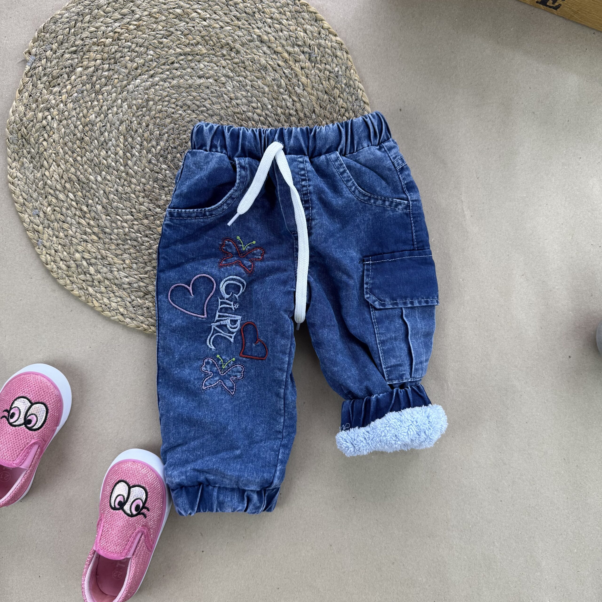 Джинси на травці girl