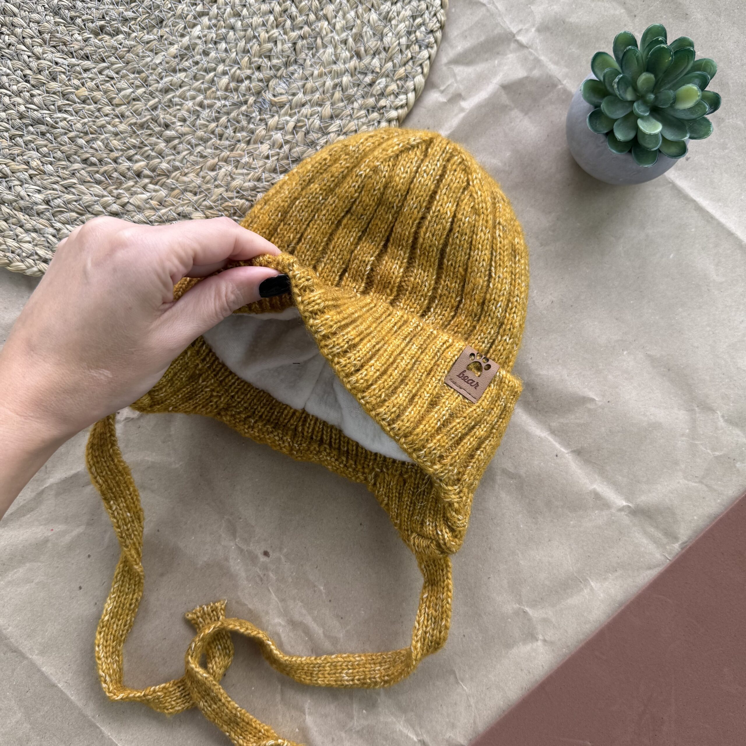 Шапка гірчична 1-2 роки