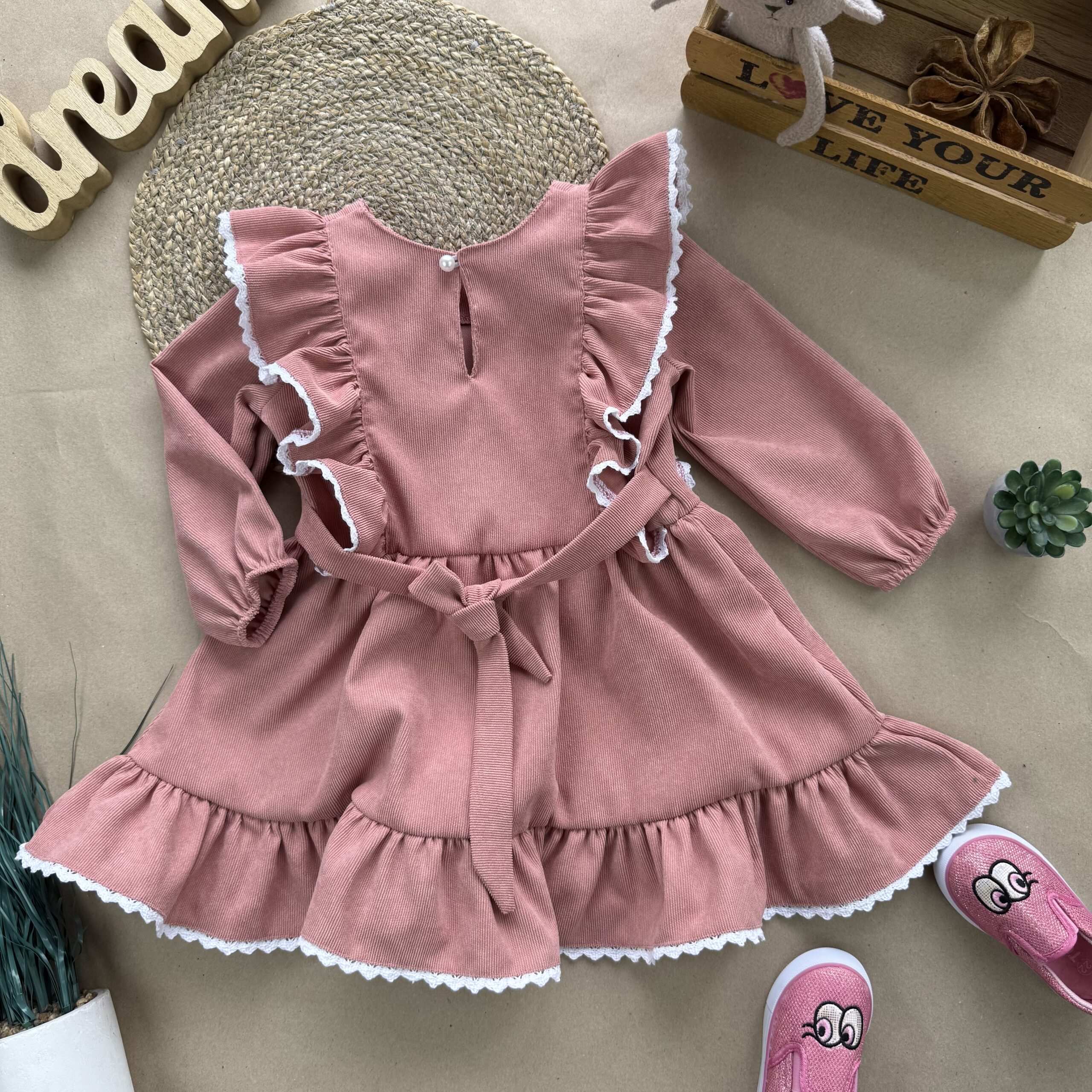 Сукня вельвет рюш пудра