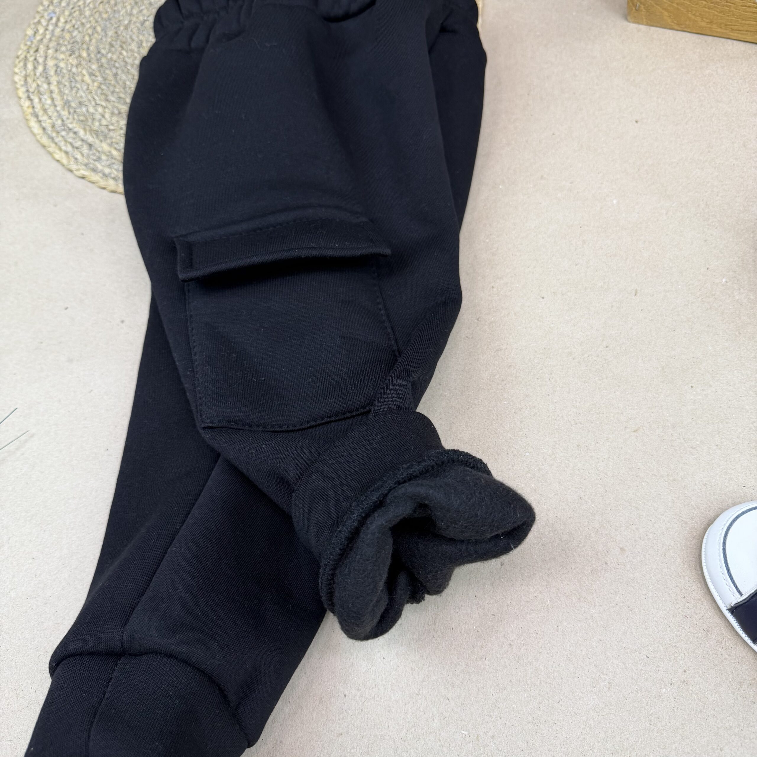 Штани тринитка чорні. Відшиваються