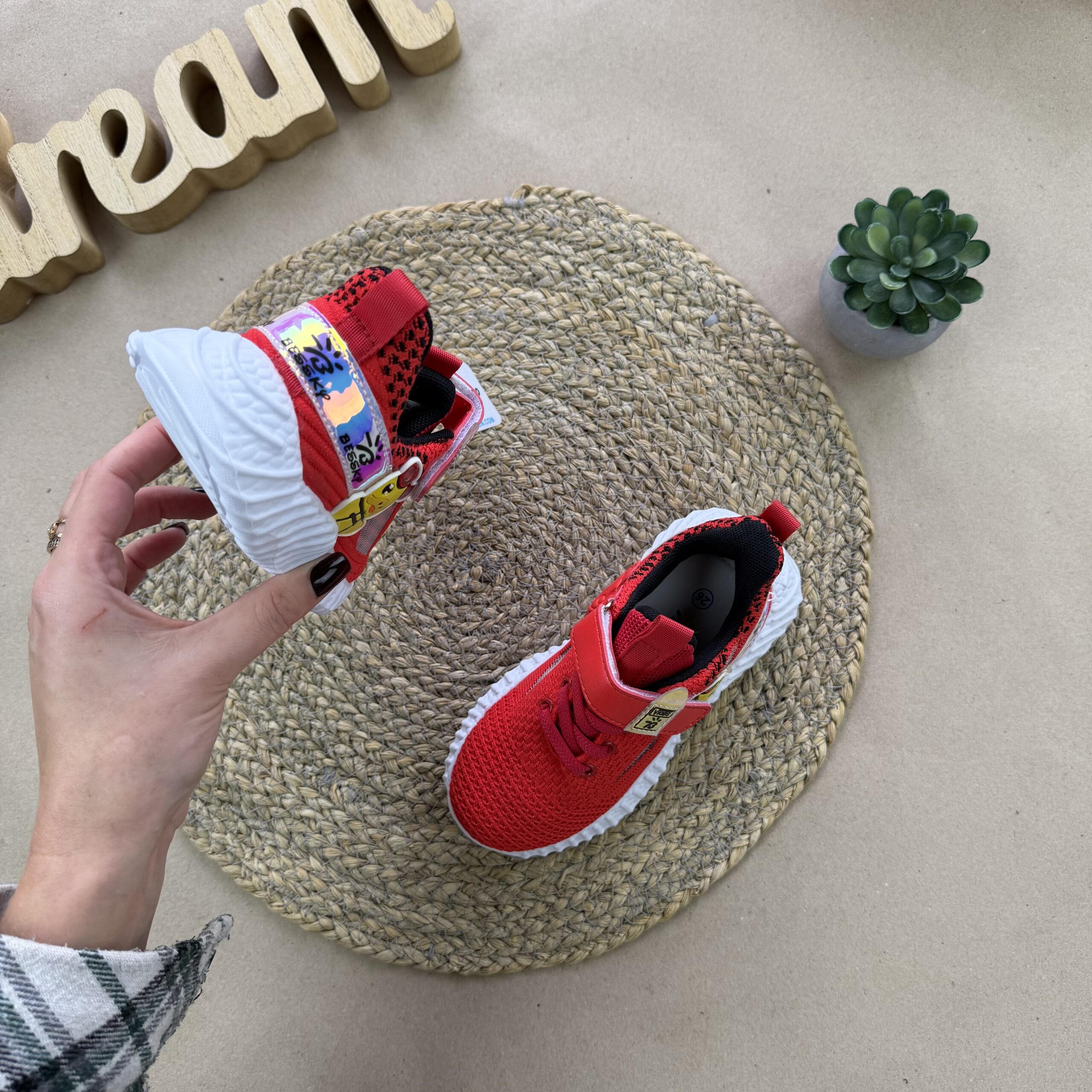 Кросівки каченя червоні