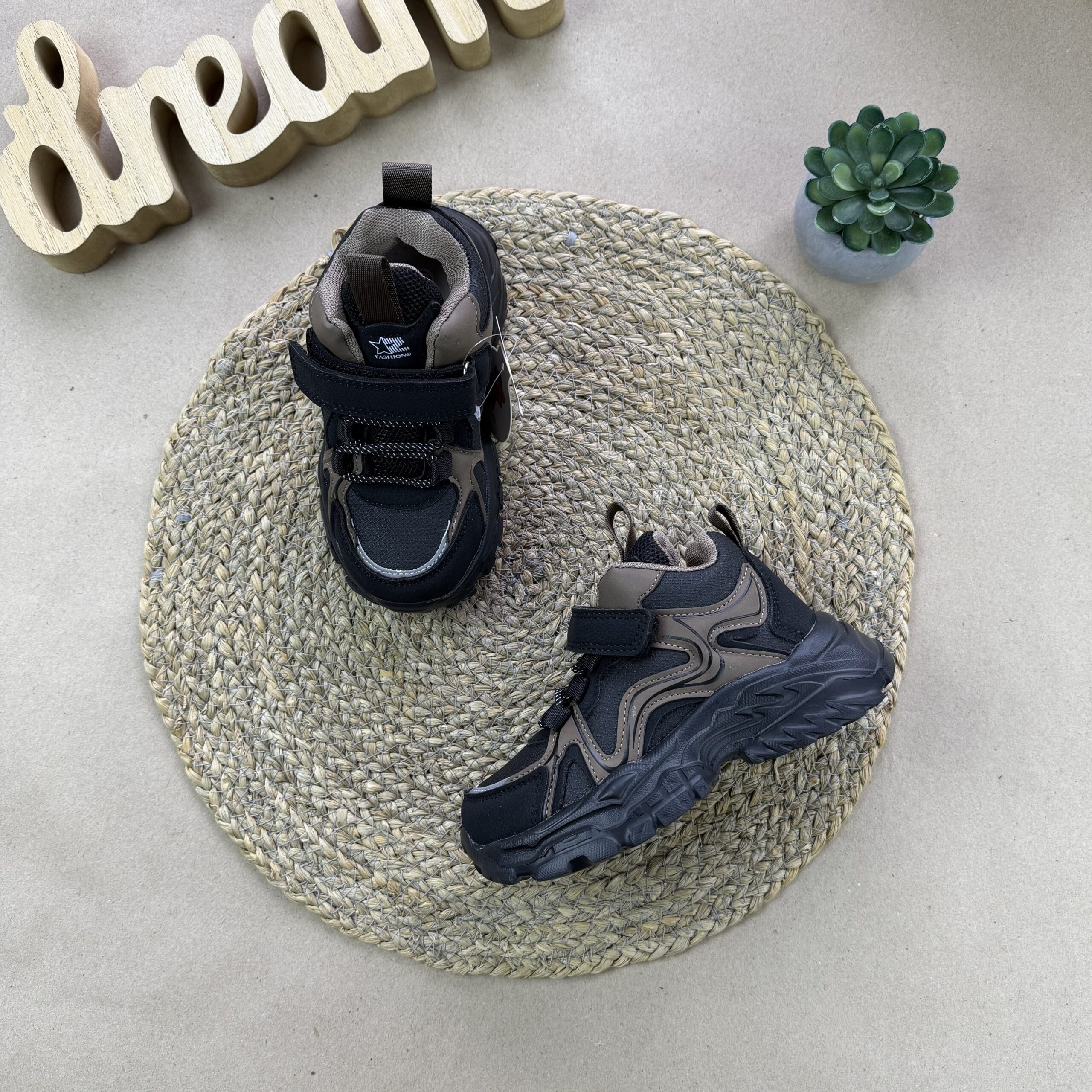 Кросівки том.м чорно шоколадні