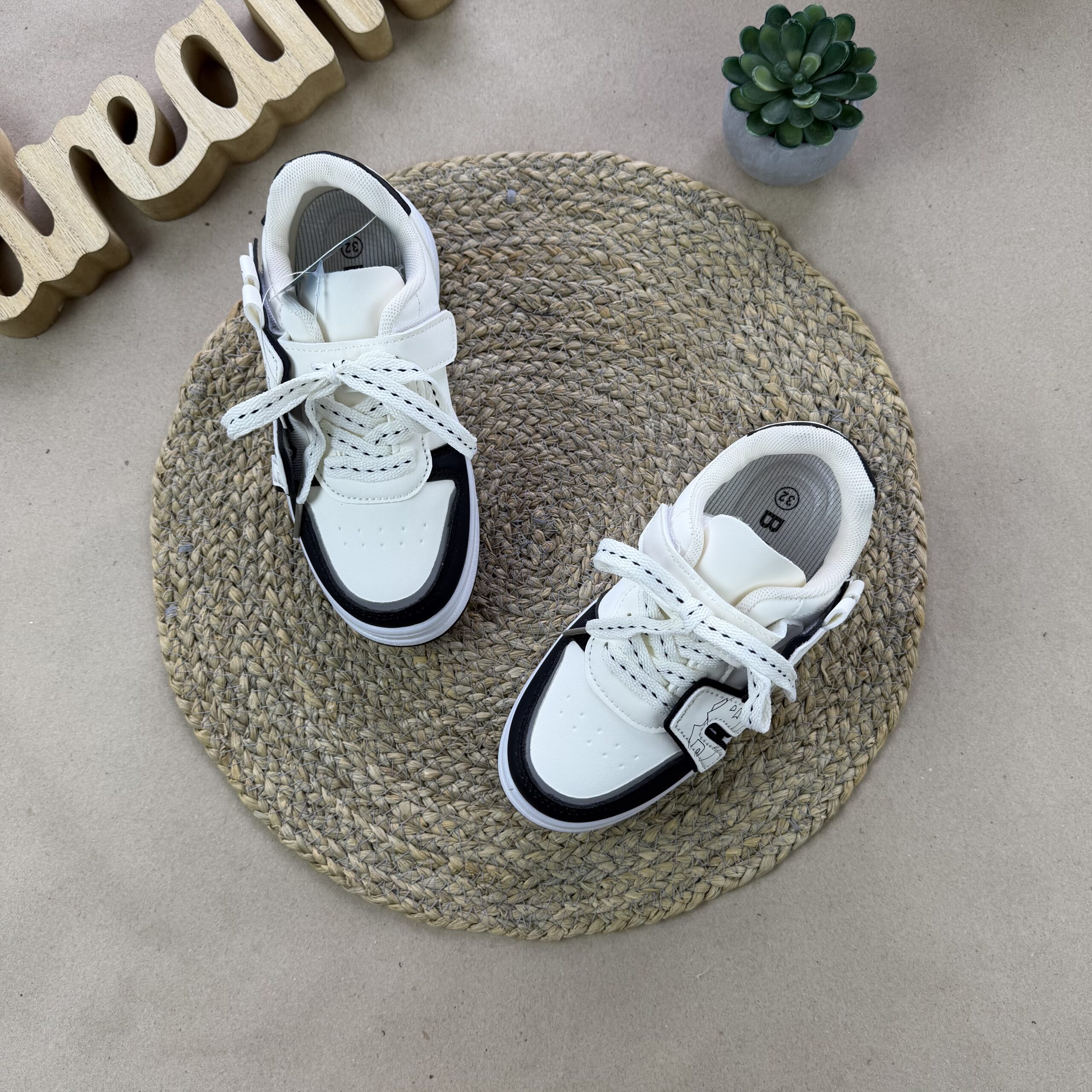 Кросівки М біло чорні