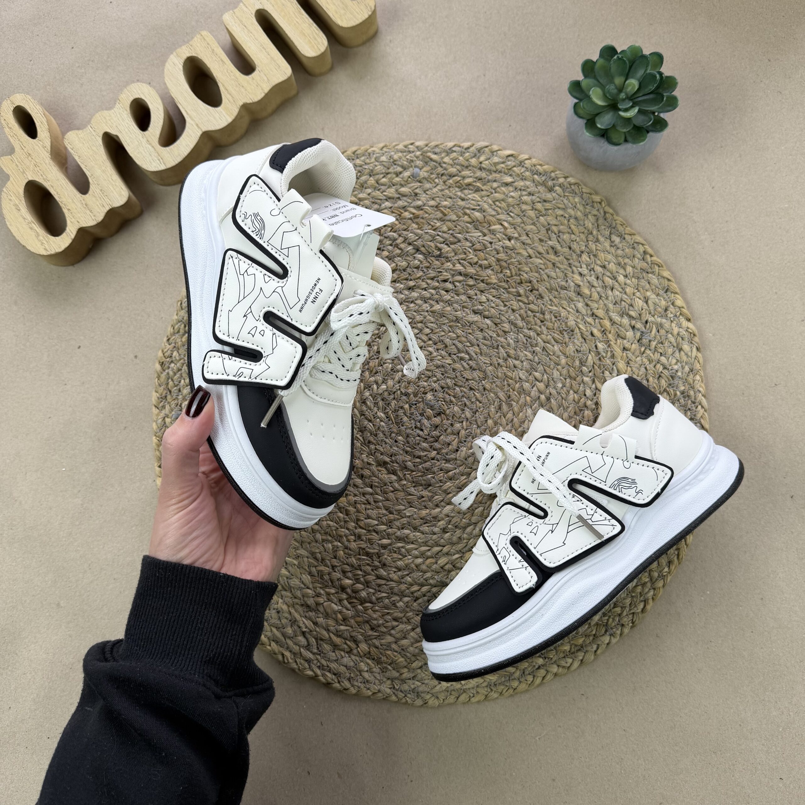 Кросівки М біло чорні