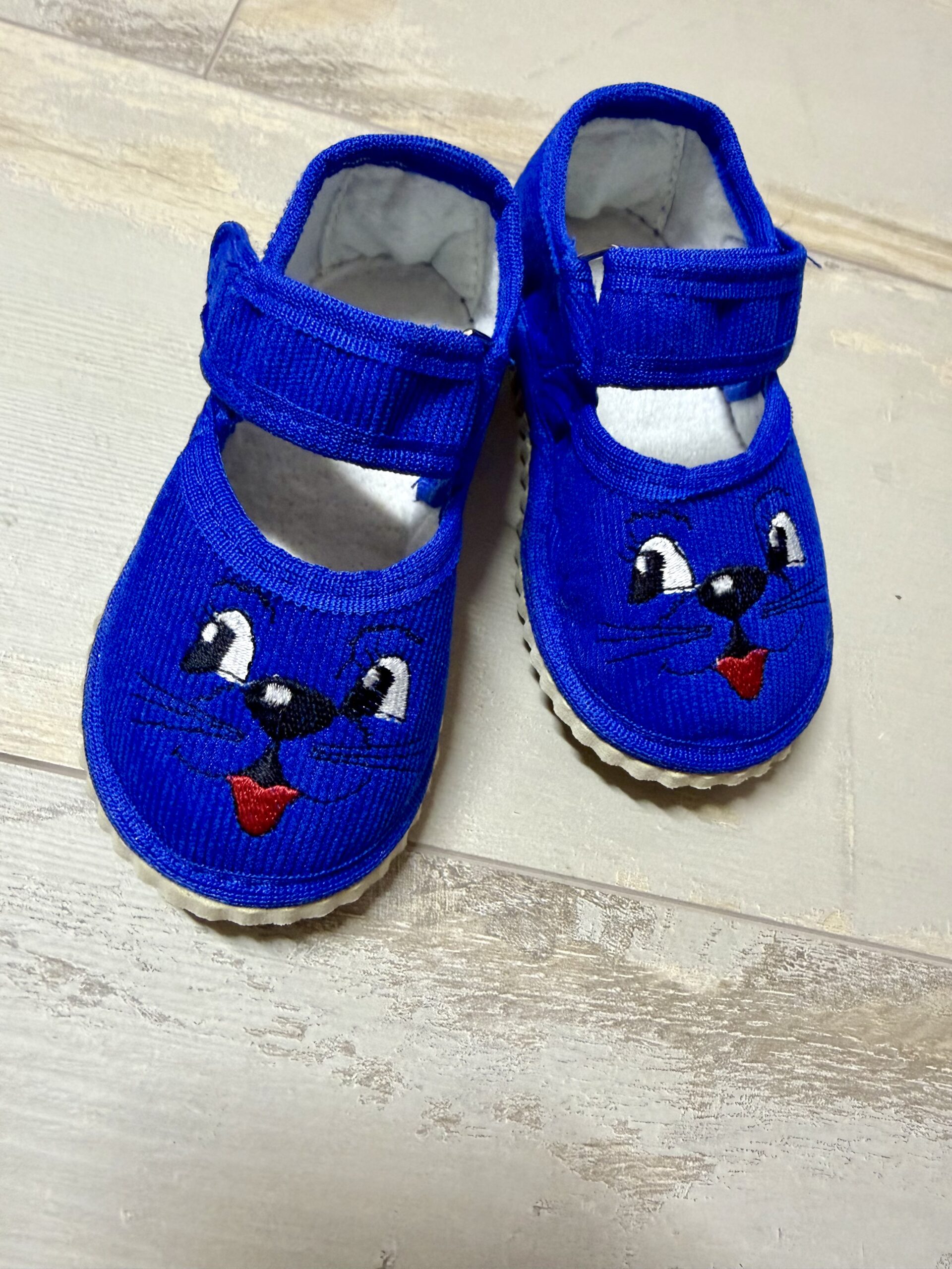 Капці очі електрик