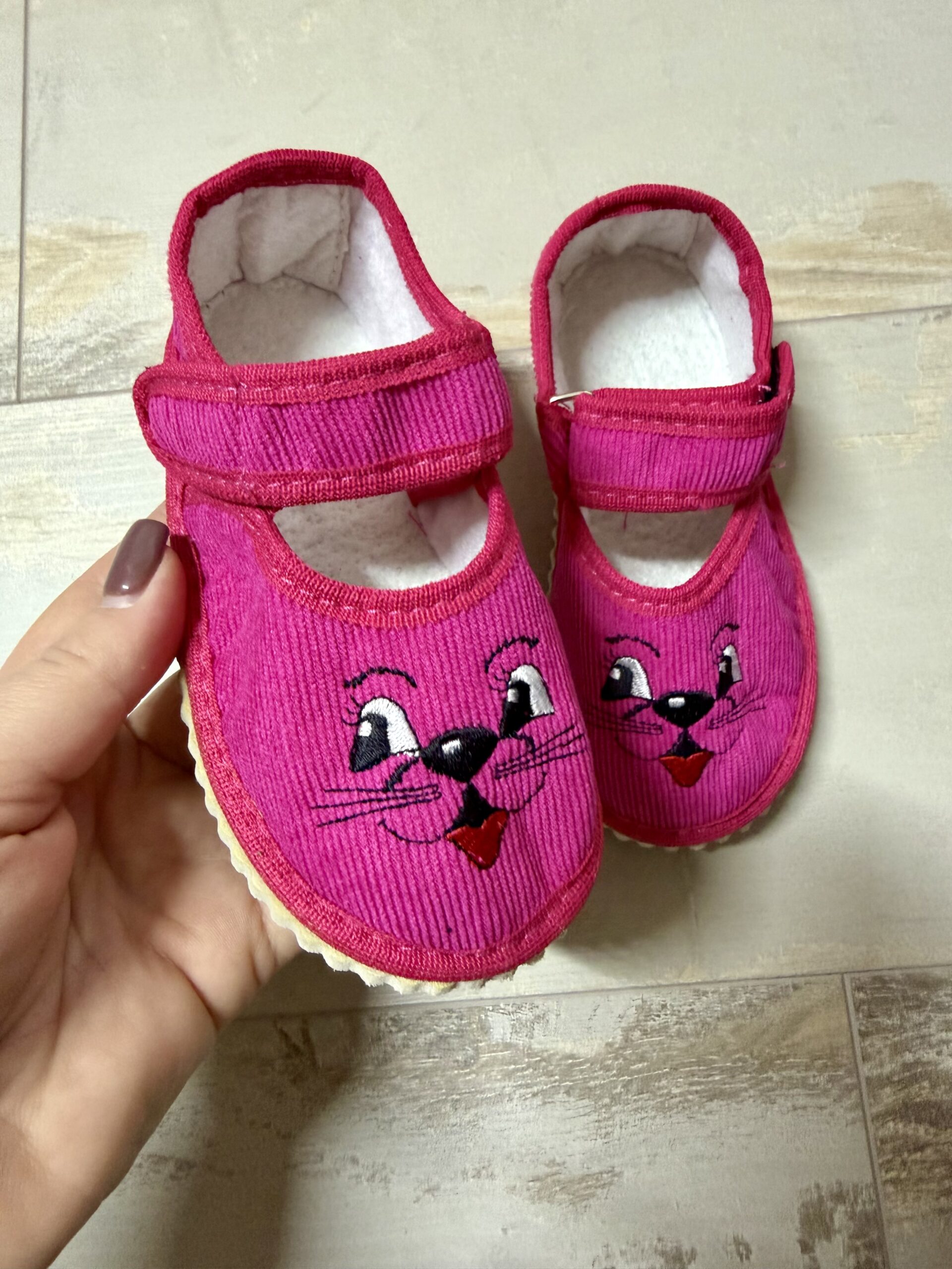 Капці очі рожеві