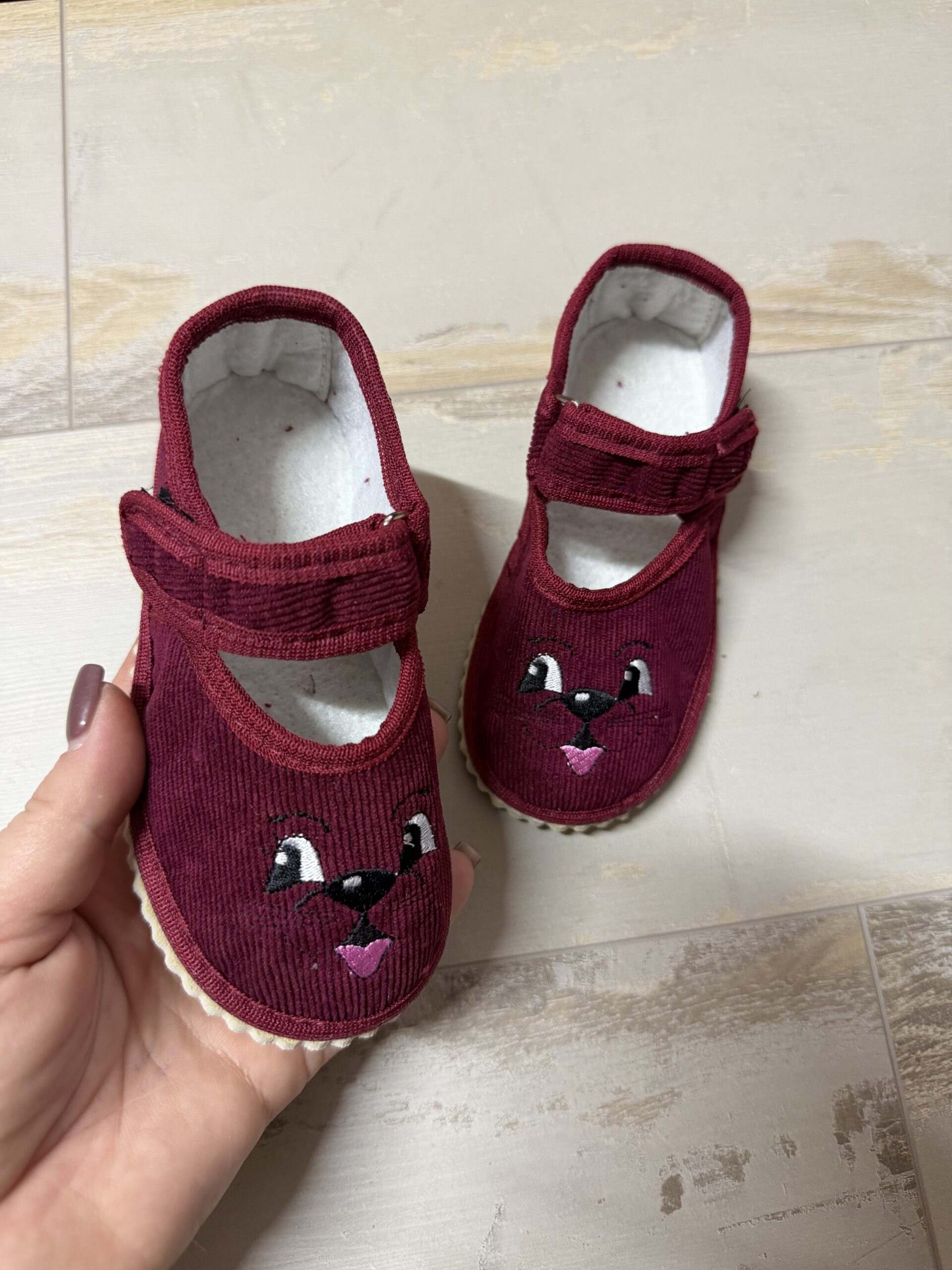 Капці очі бордо