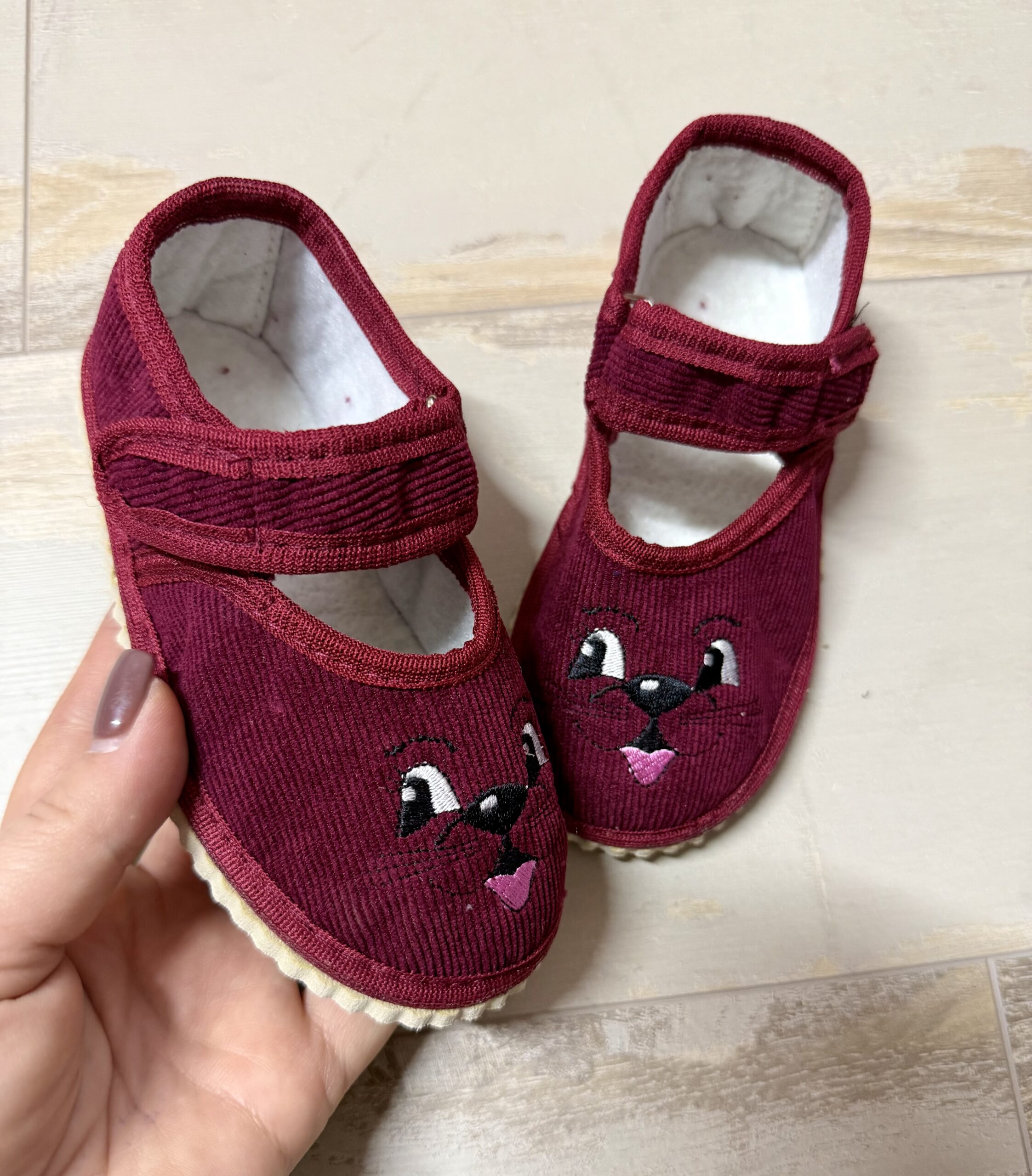 Капці очі бордо