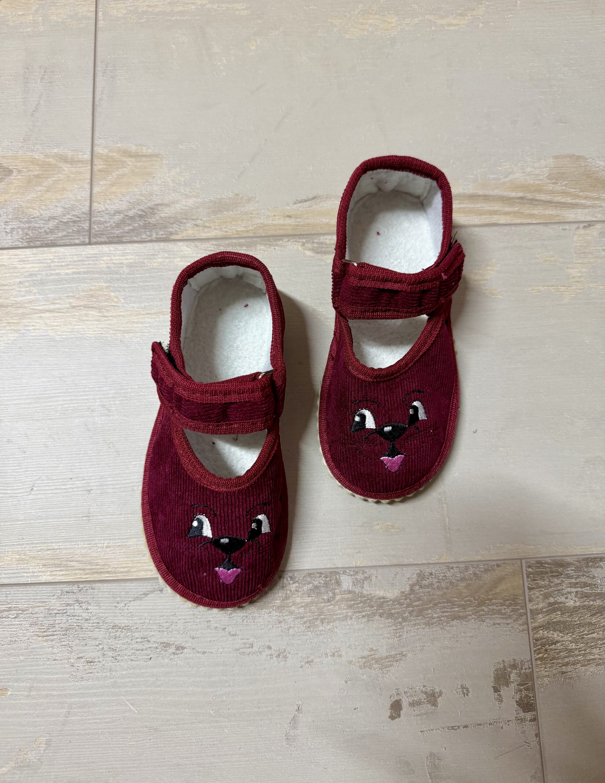 Капці очі бордо