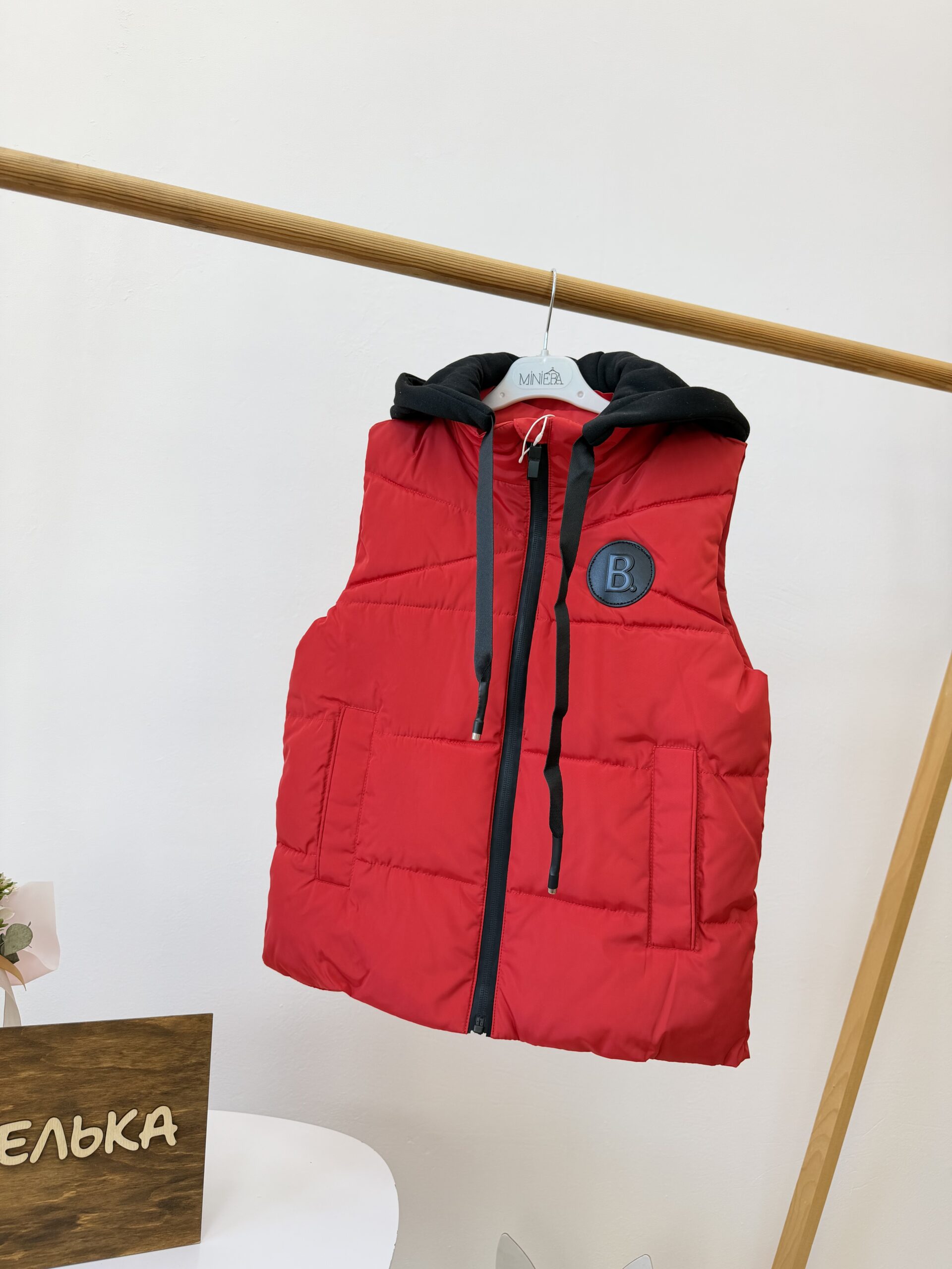 Жилет червоний