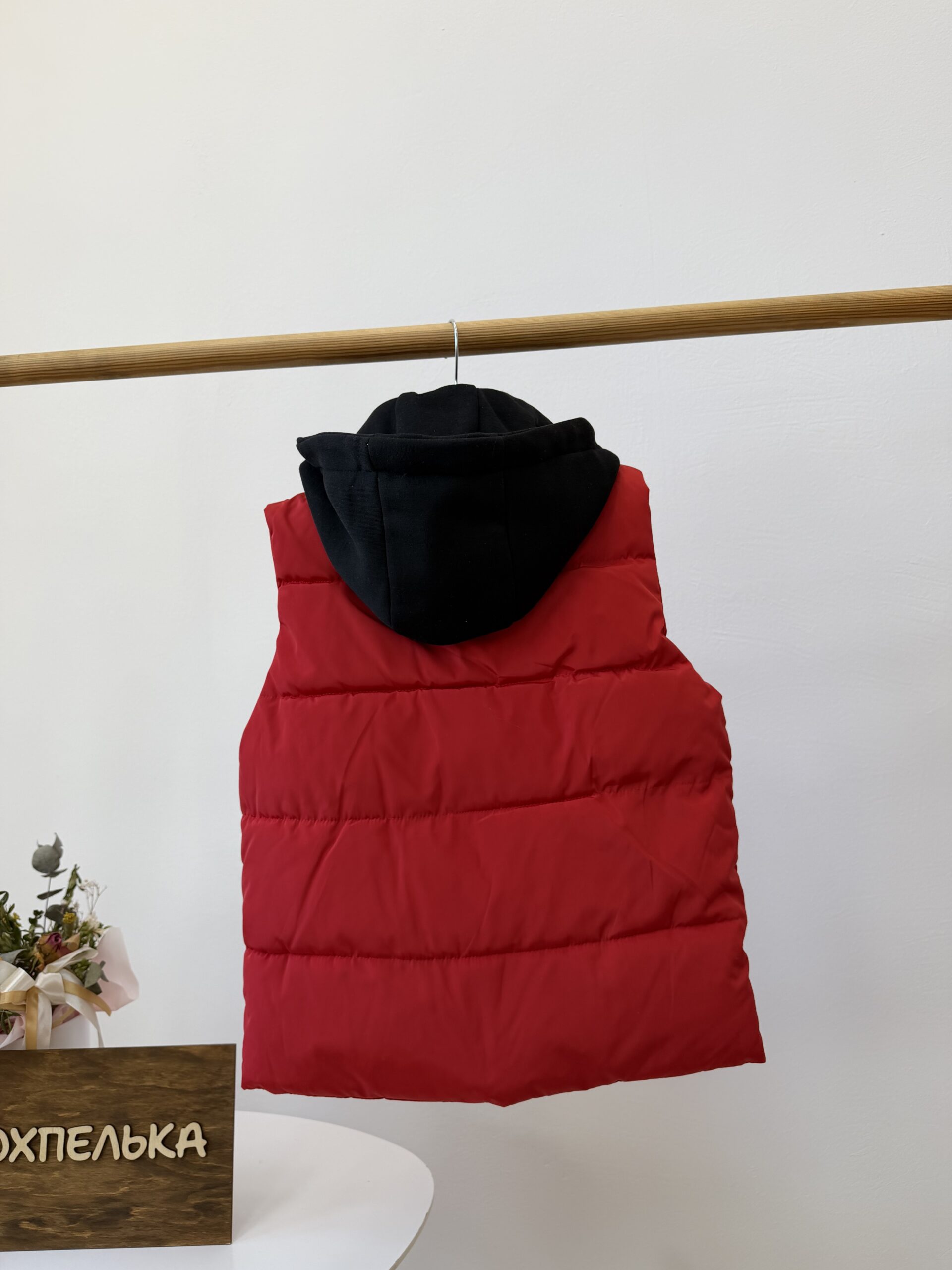 Жилет червоний