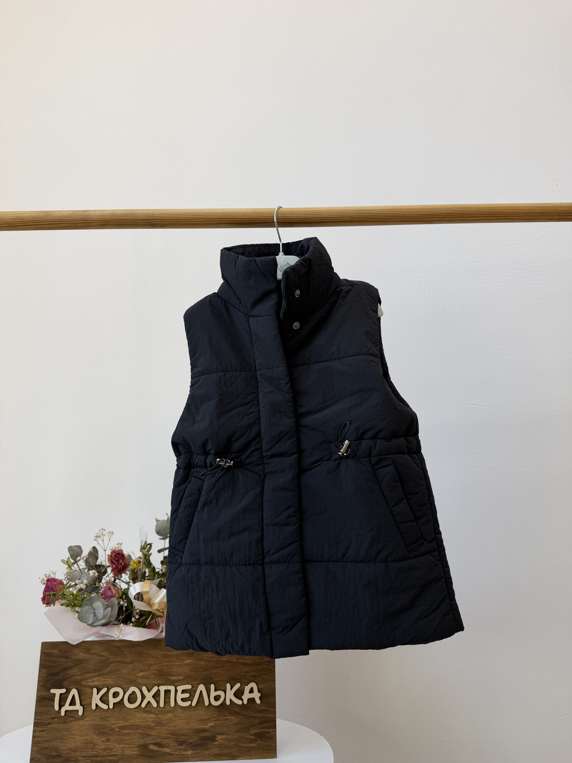 Жилет чорний куліски підліток