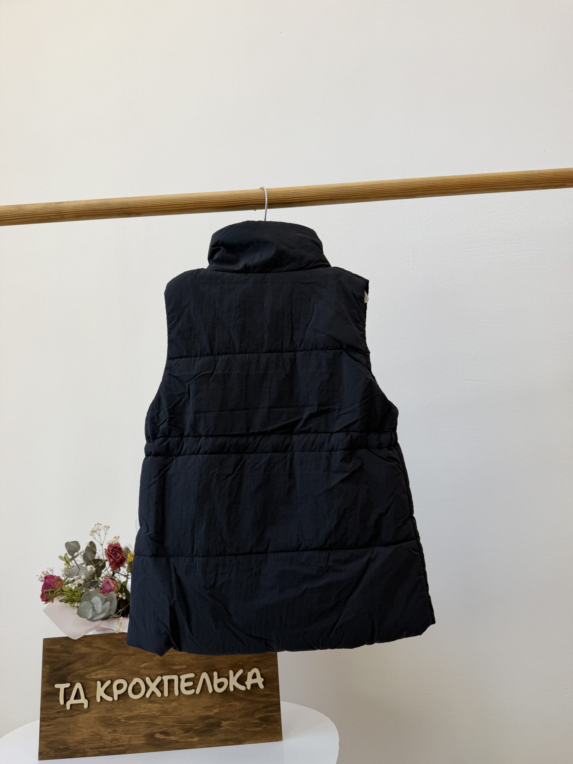 Жилет чорний куліски підліток