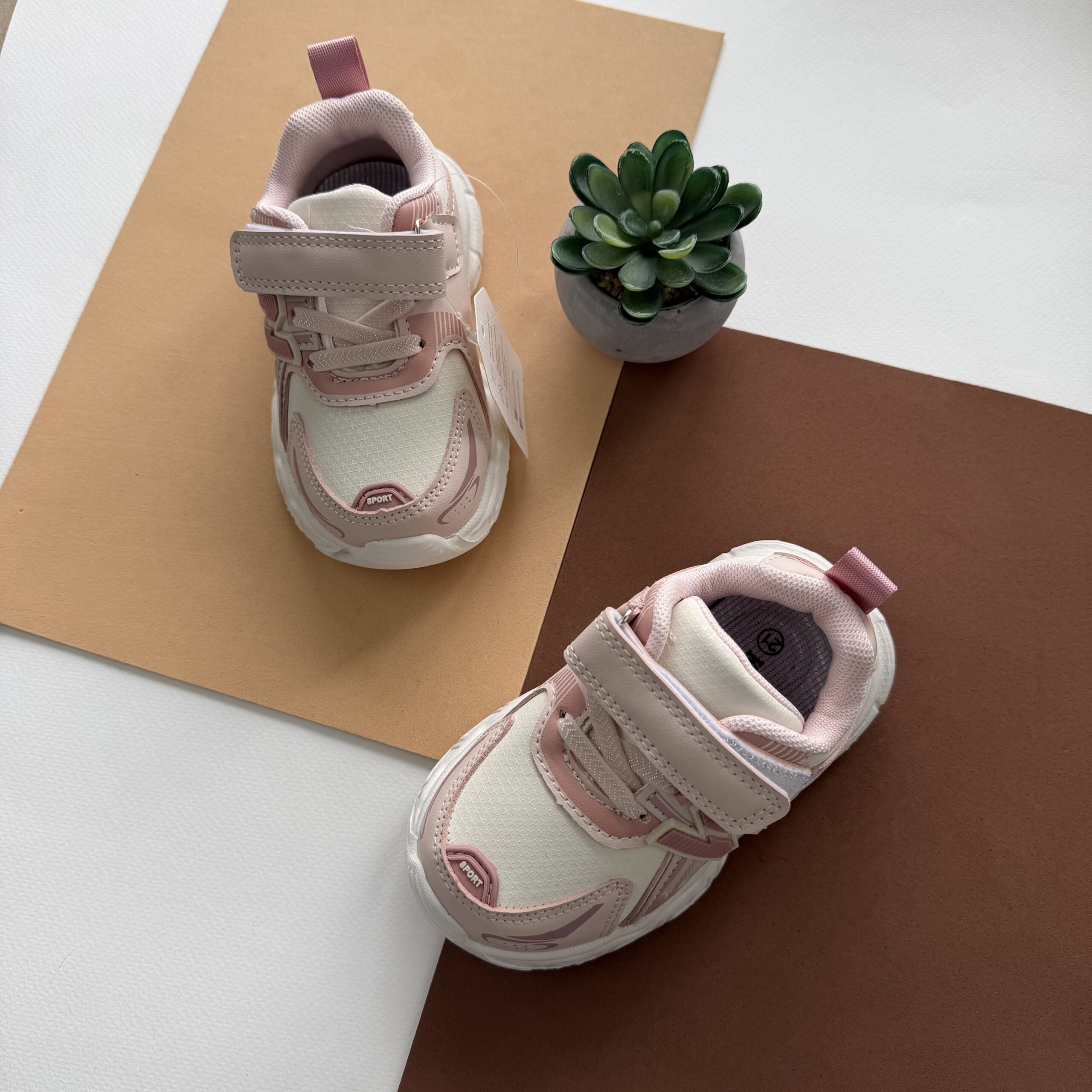 Кросівки N рожеві