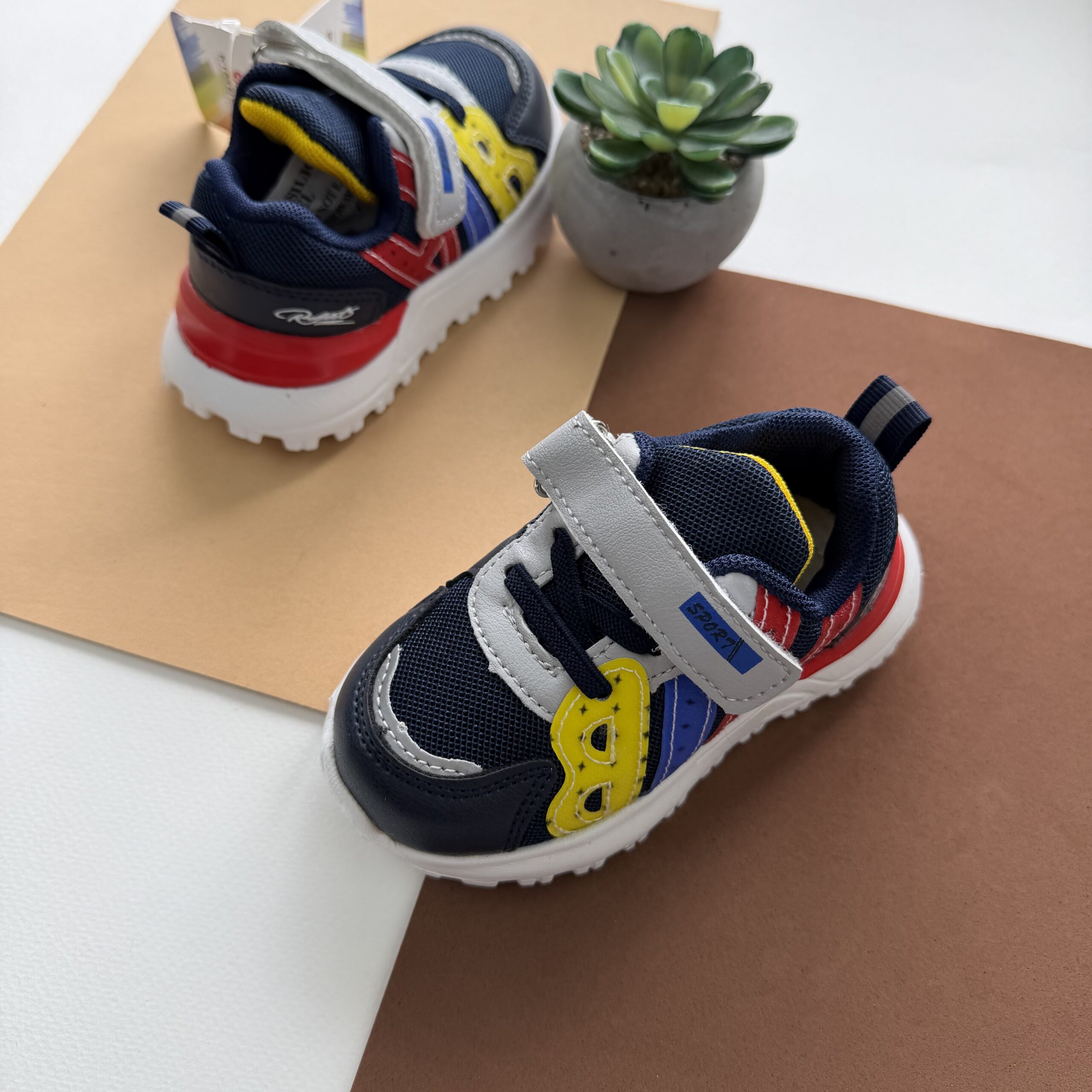 Кросівки кімбо з червоним 21-26