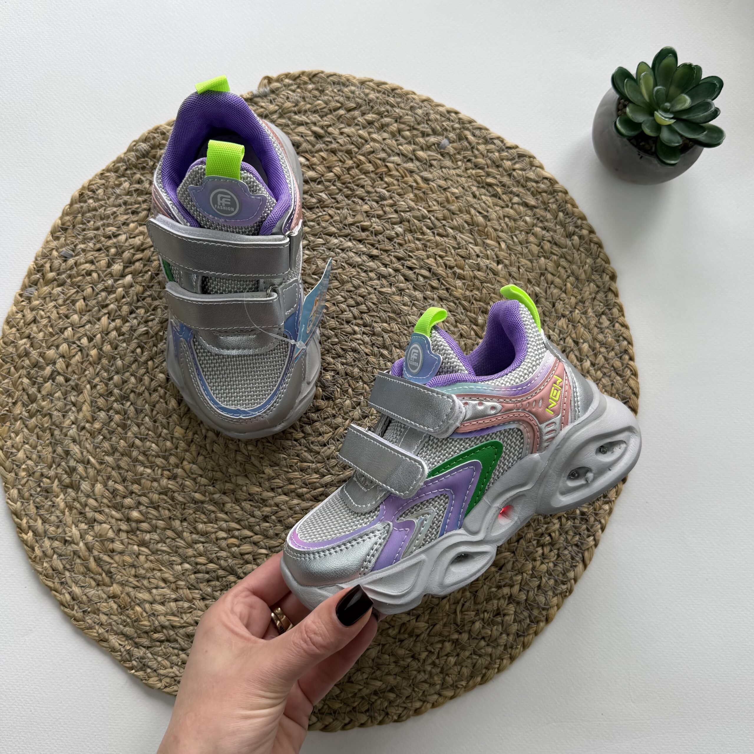 Кросівки сіро лавандові