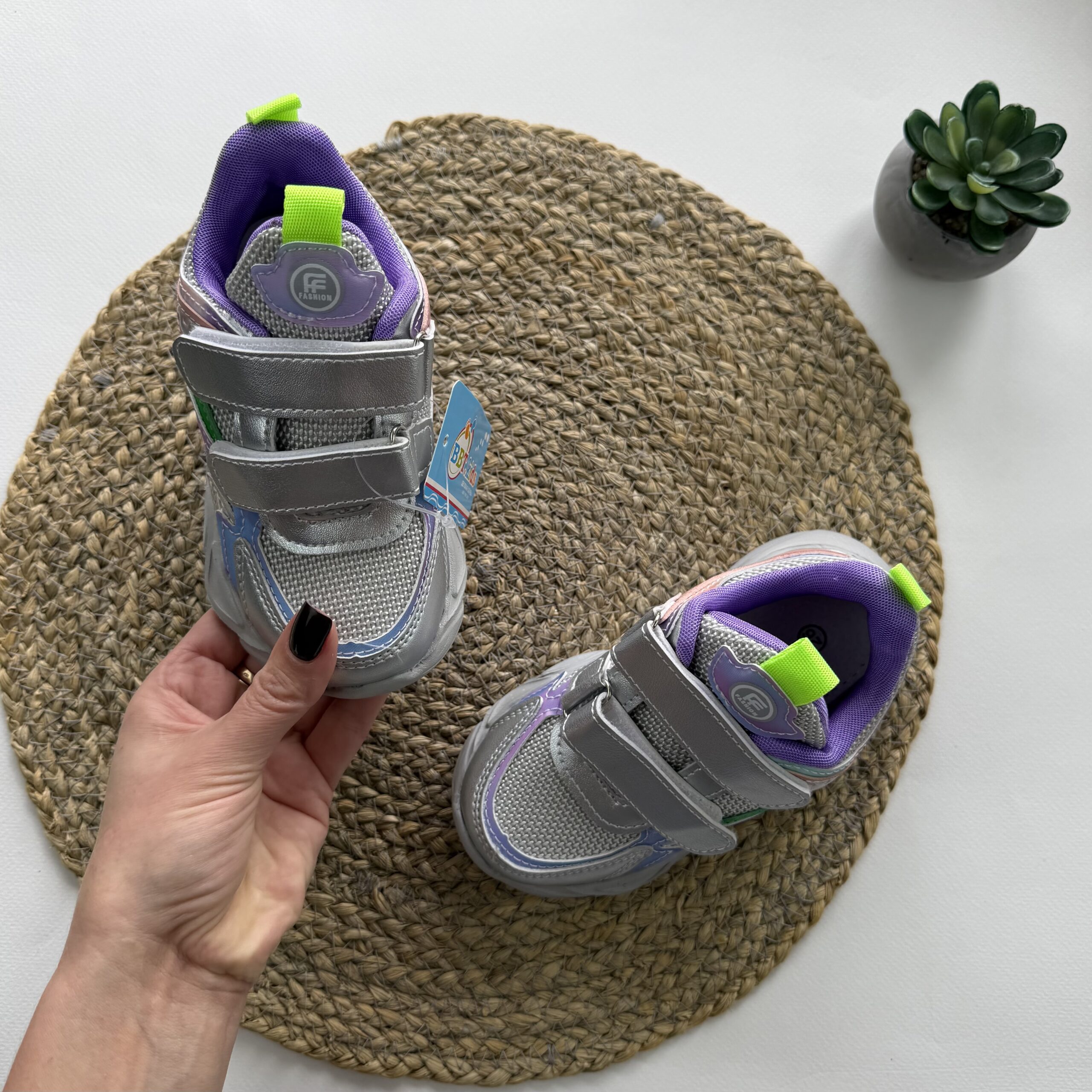 Кросівки сіро лавандові