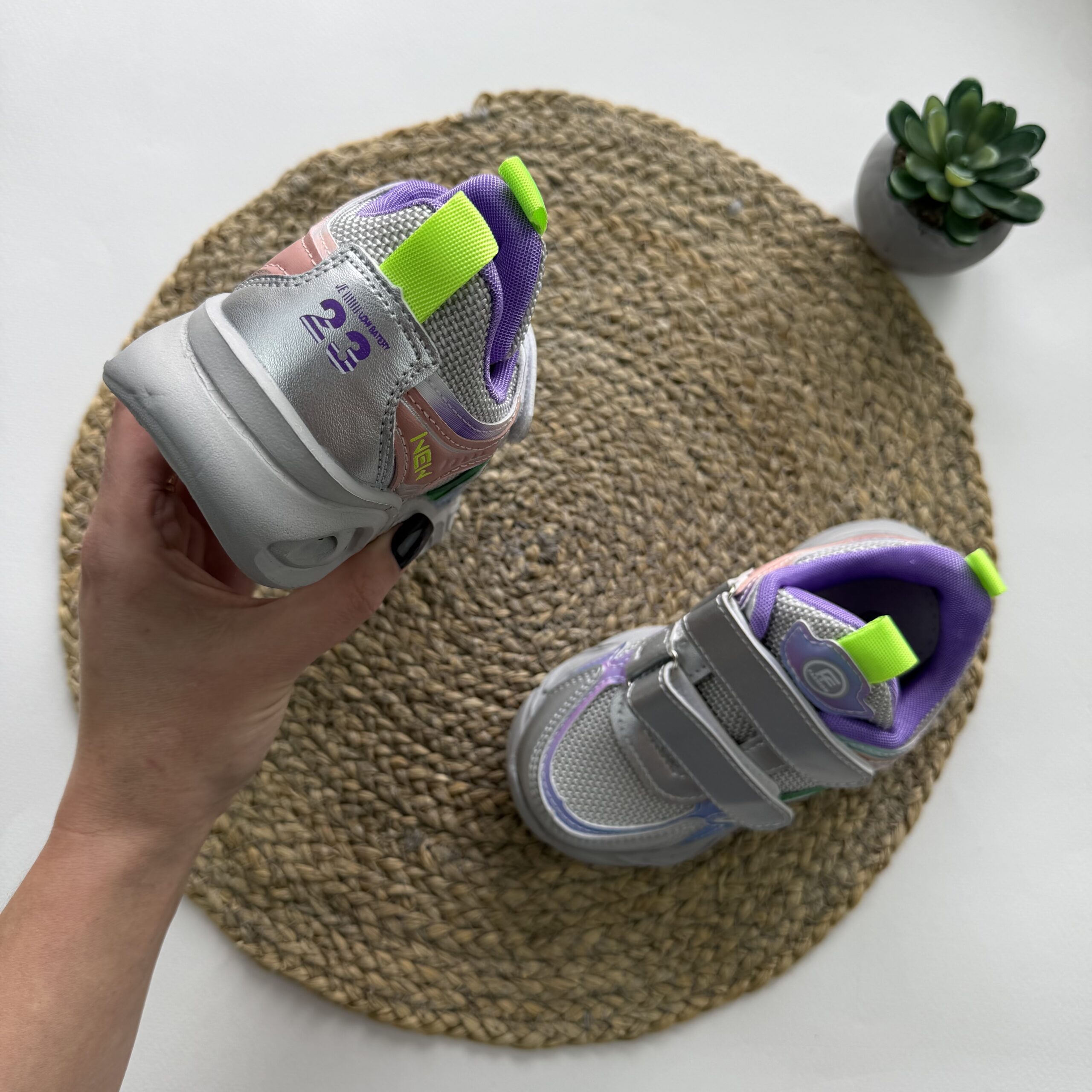 Кросівки сіро лавандові