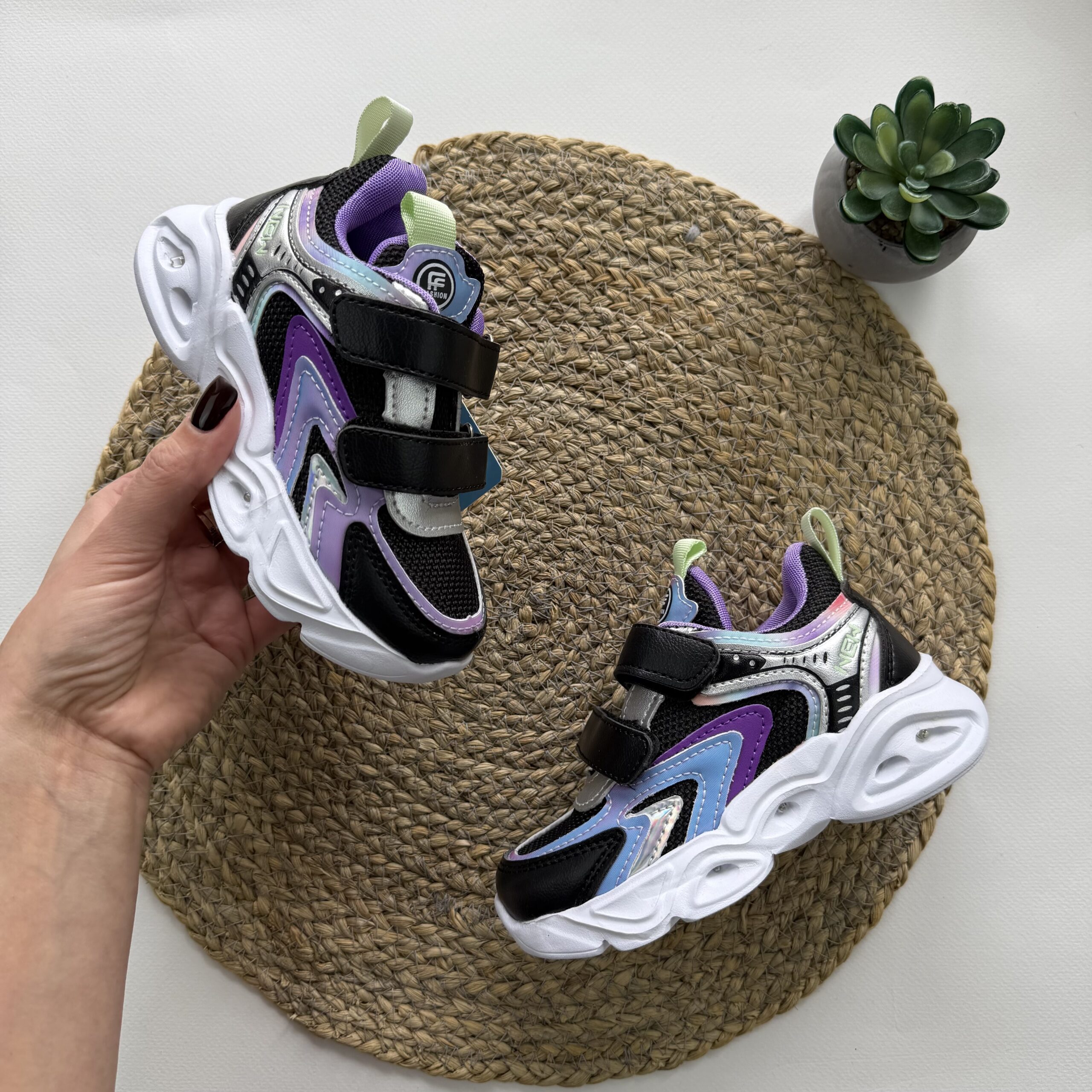 Кросівки чорно бузкові