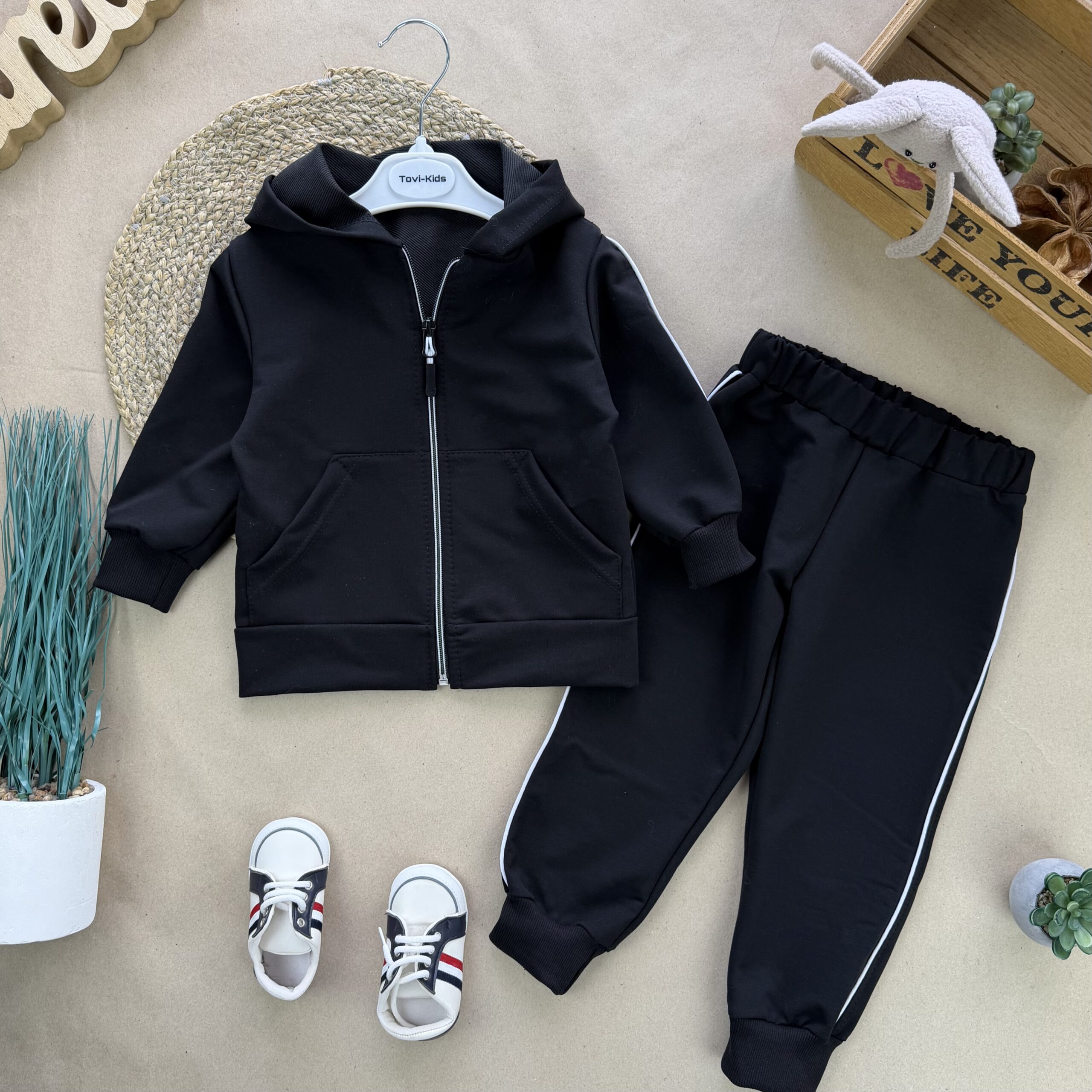 відшивається. костюм двунитка зіп чорний