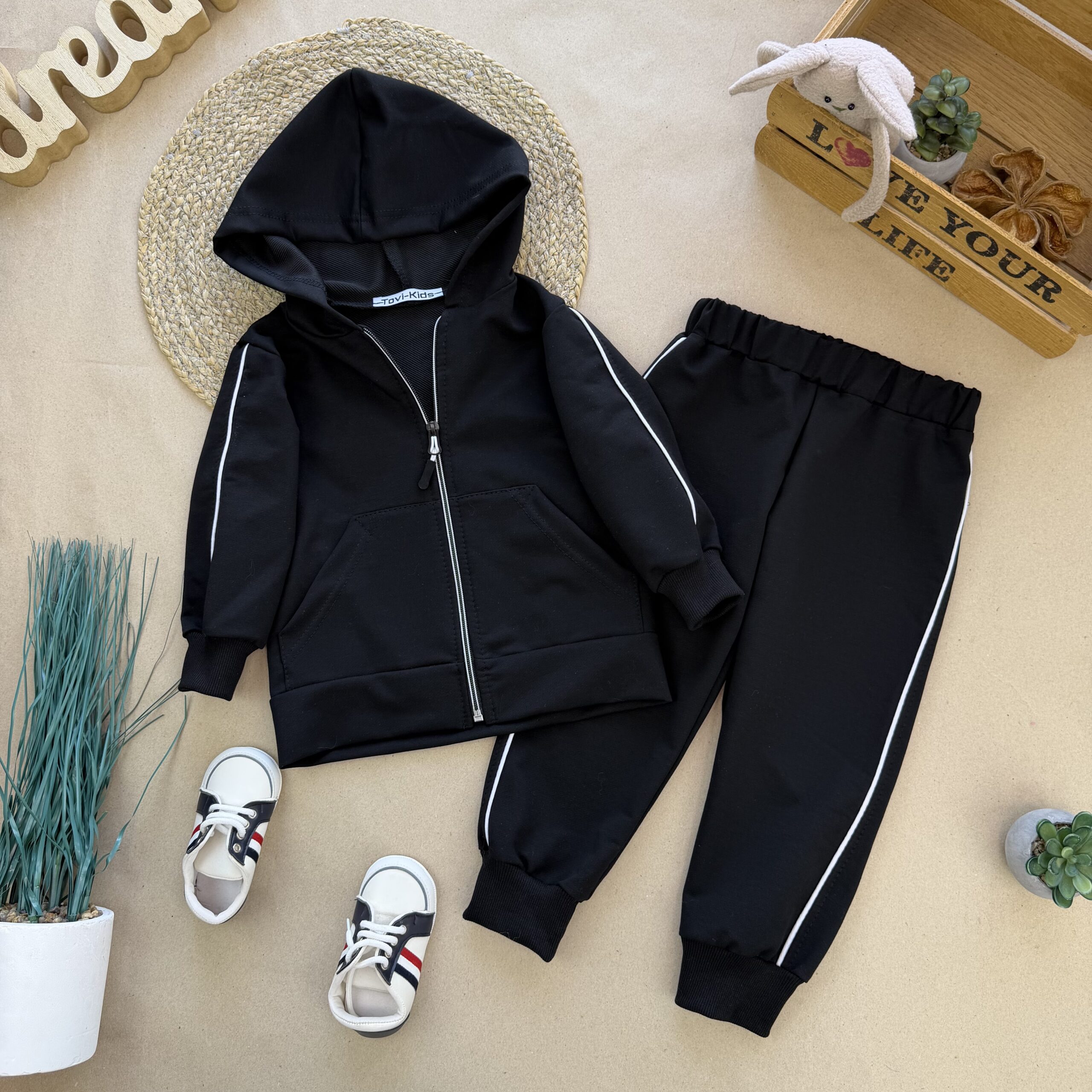 відшивається. костюм двунитка зіп чорний