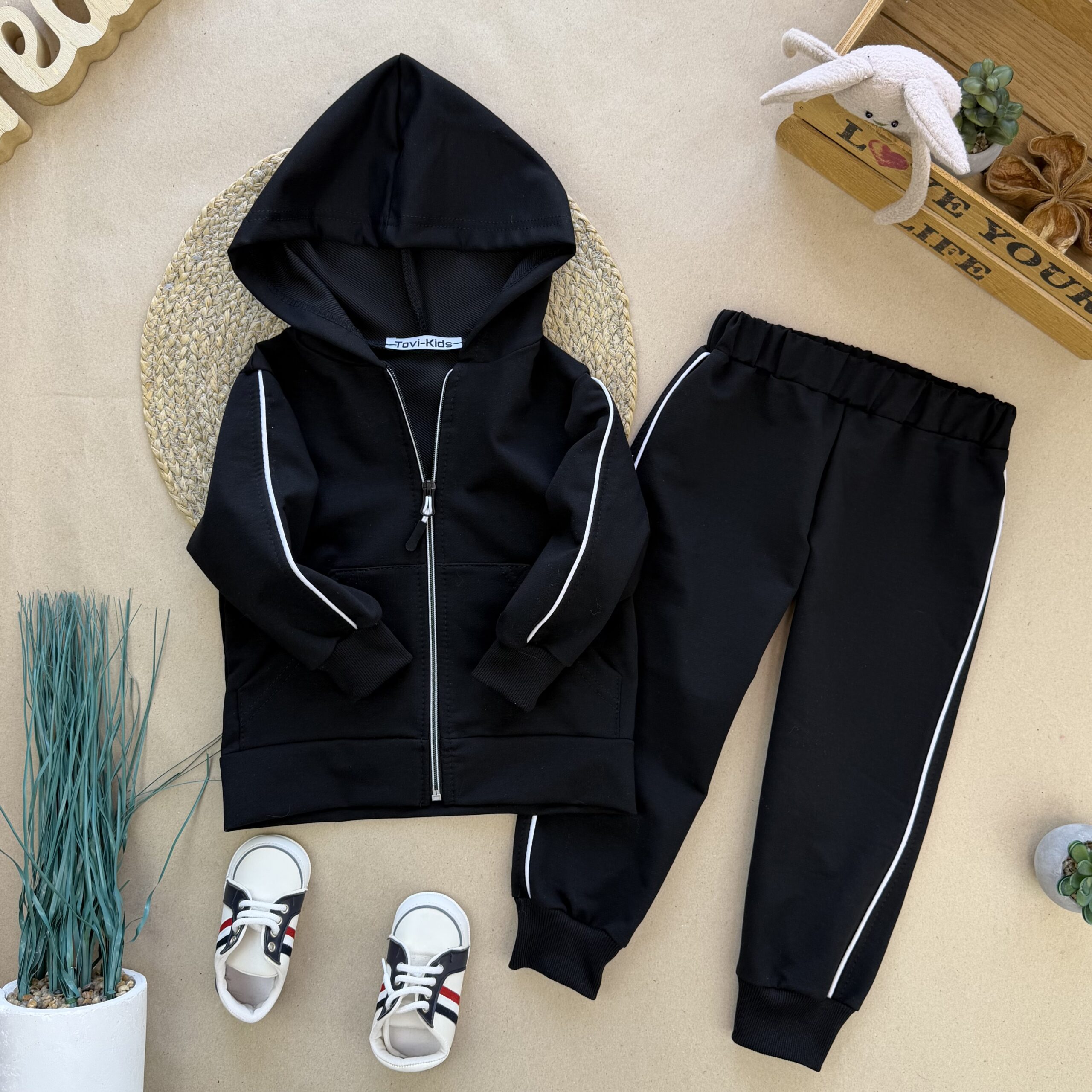 відшивається. костюм двунитка зіп чорний