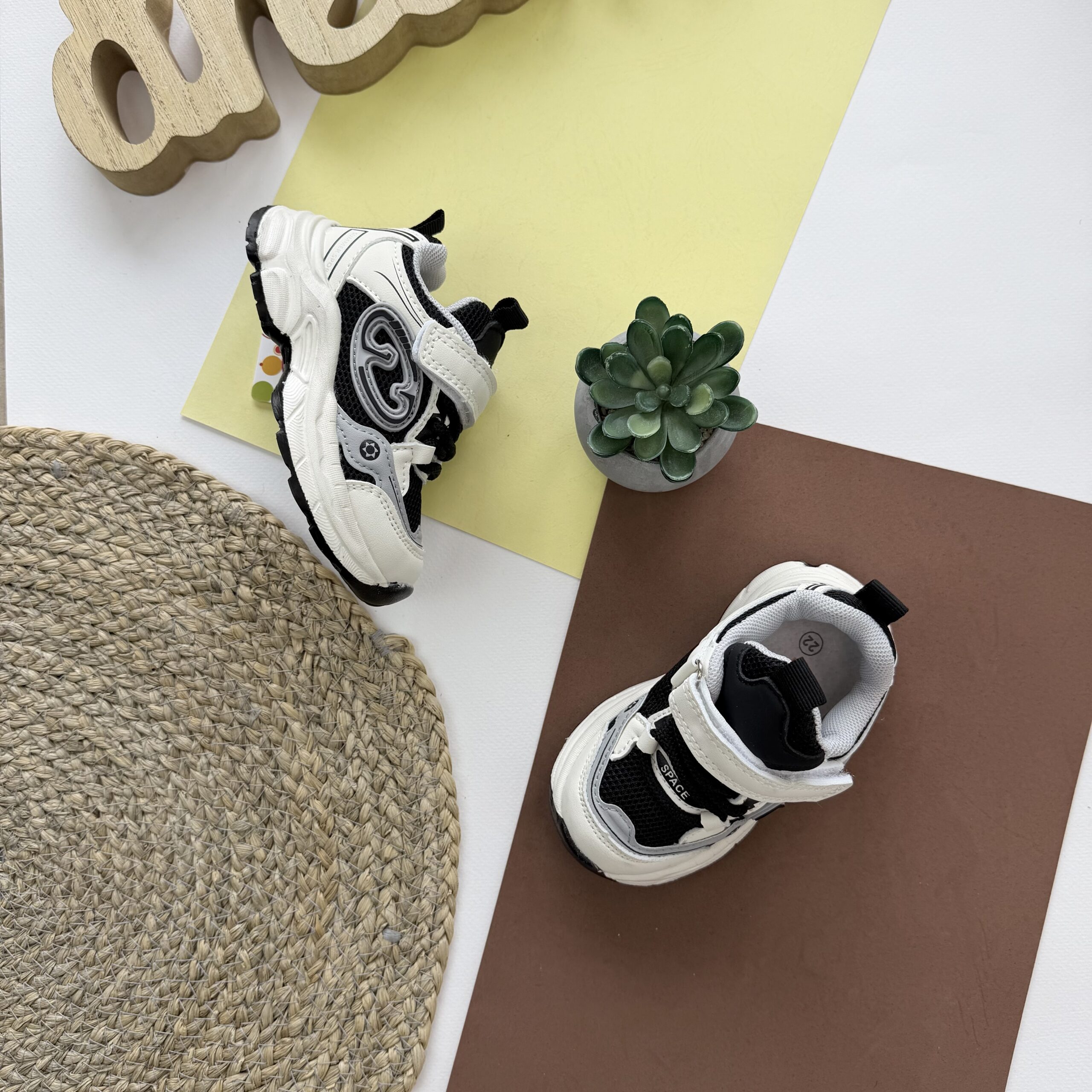 Кросівки чорно білі JG 22-27