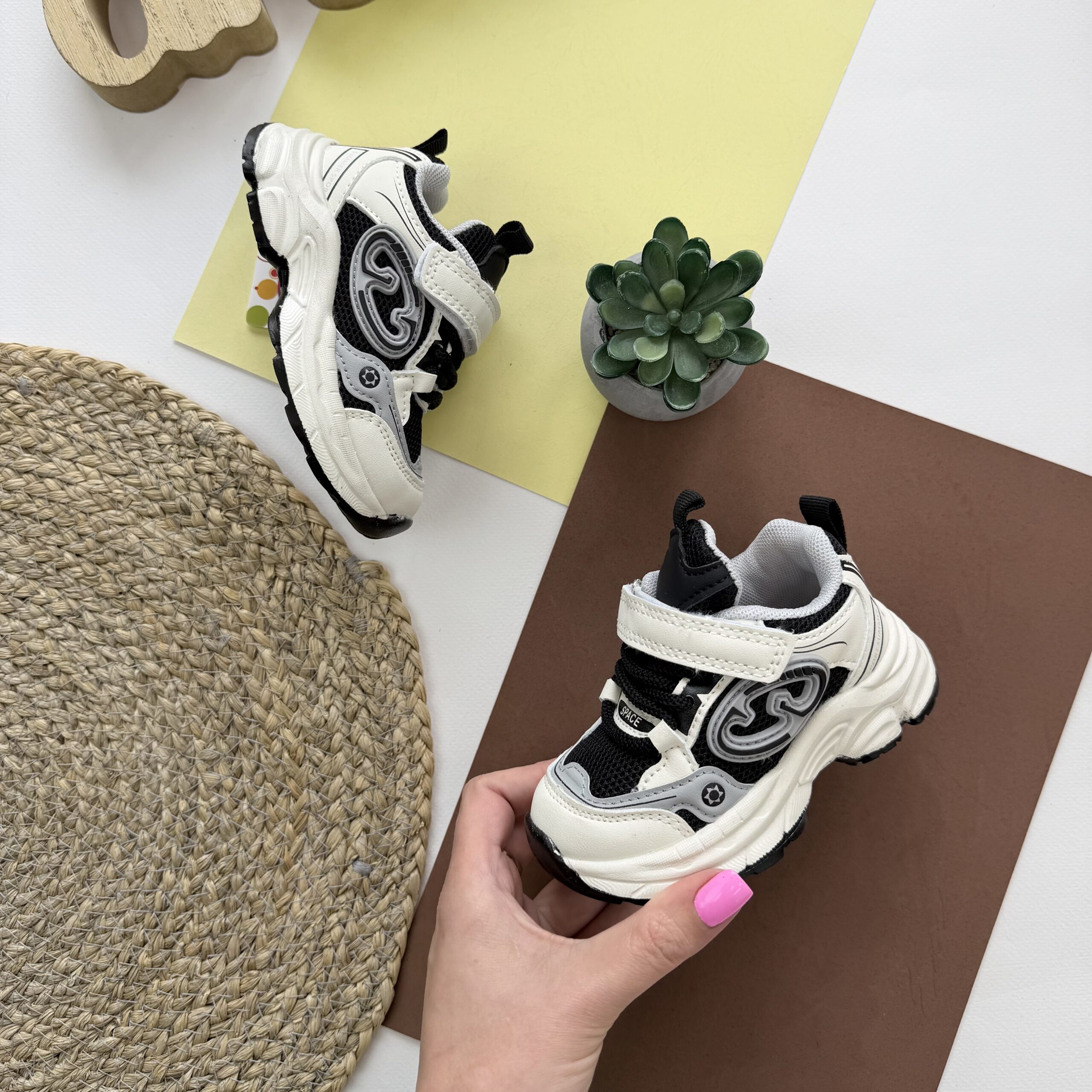 Кросівки чорно білі JG 22-27