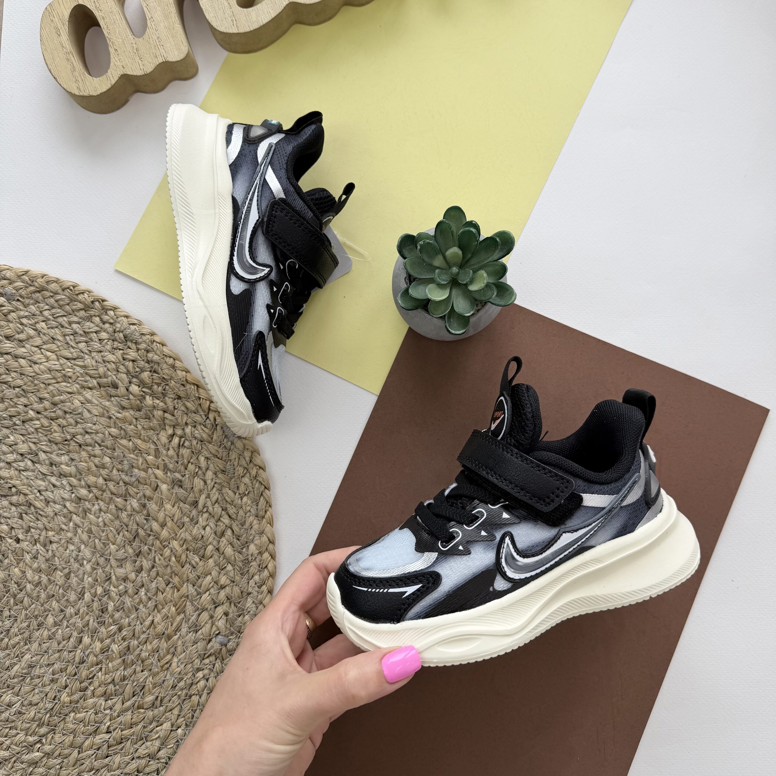 Кросівки бескай блакитні