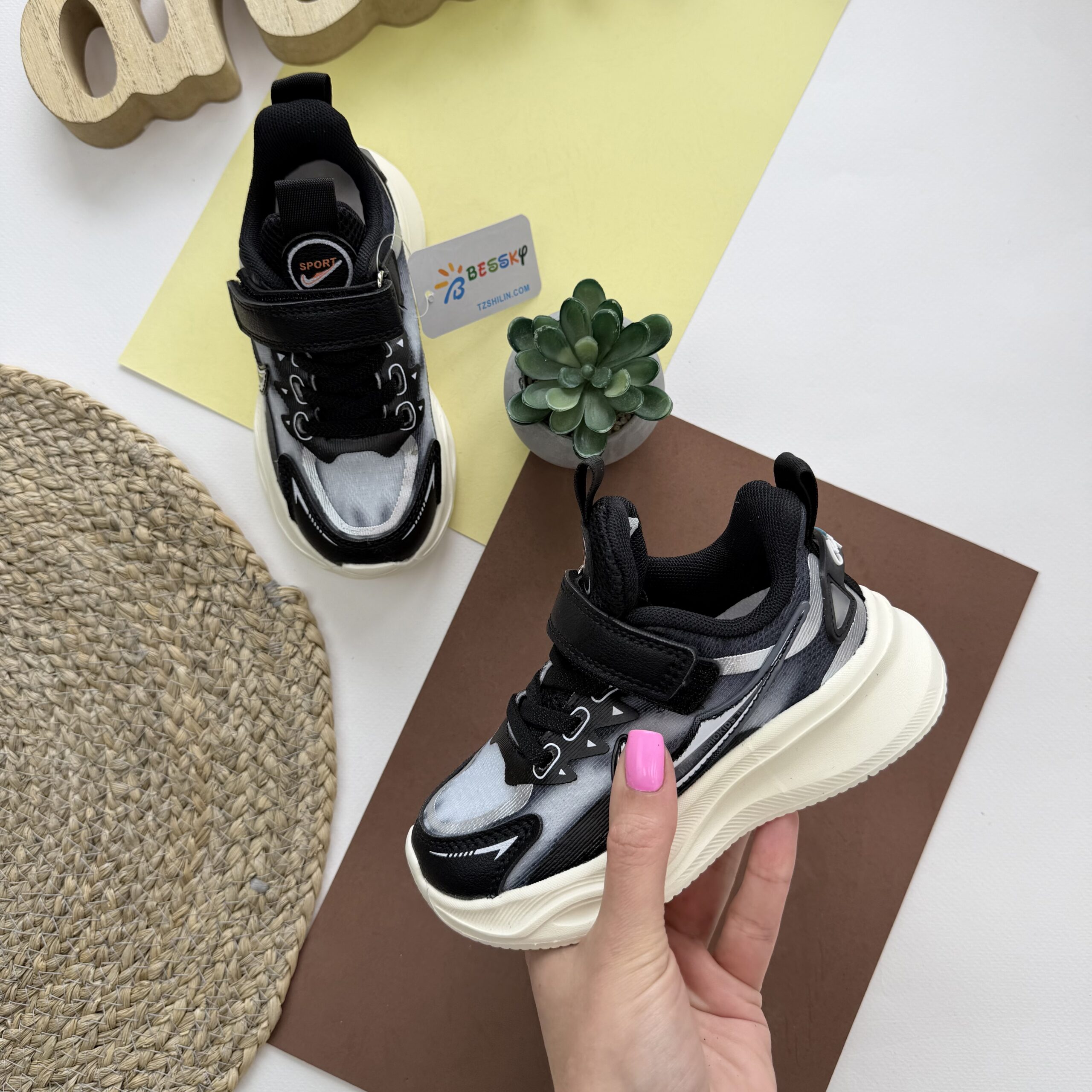 Кросівки бескай блакитні