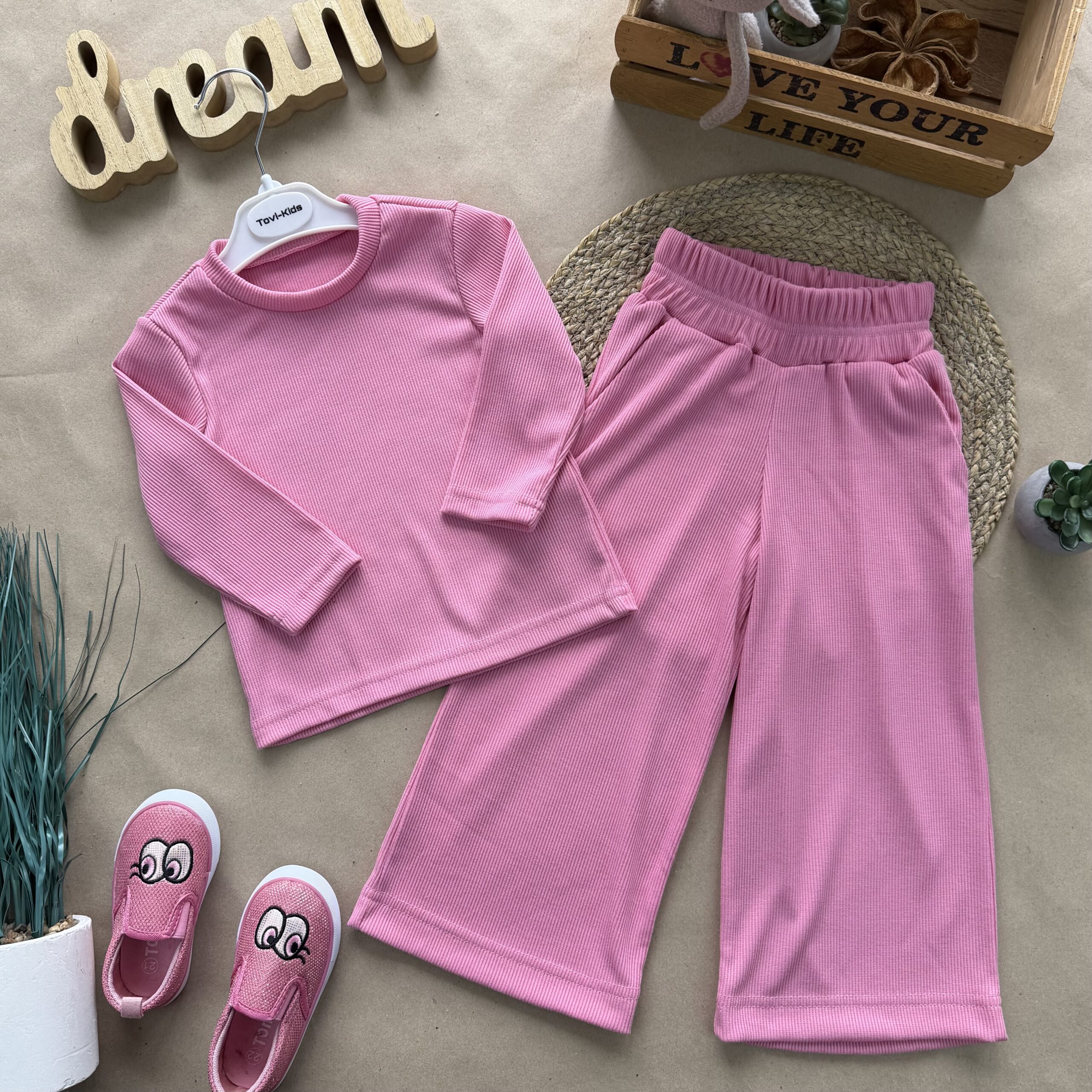 Відшивається. костюм з палаццо рубчик рожевий