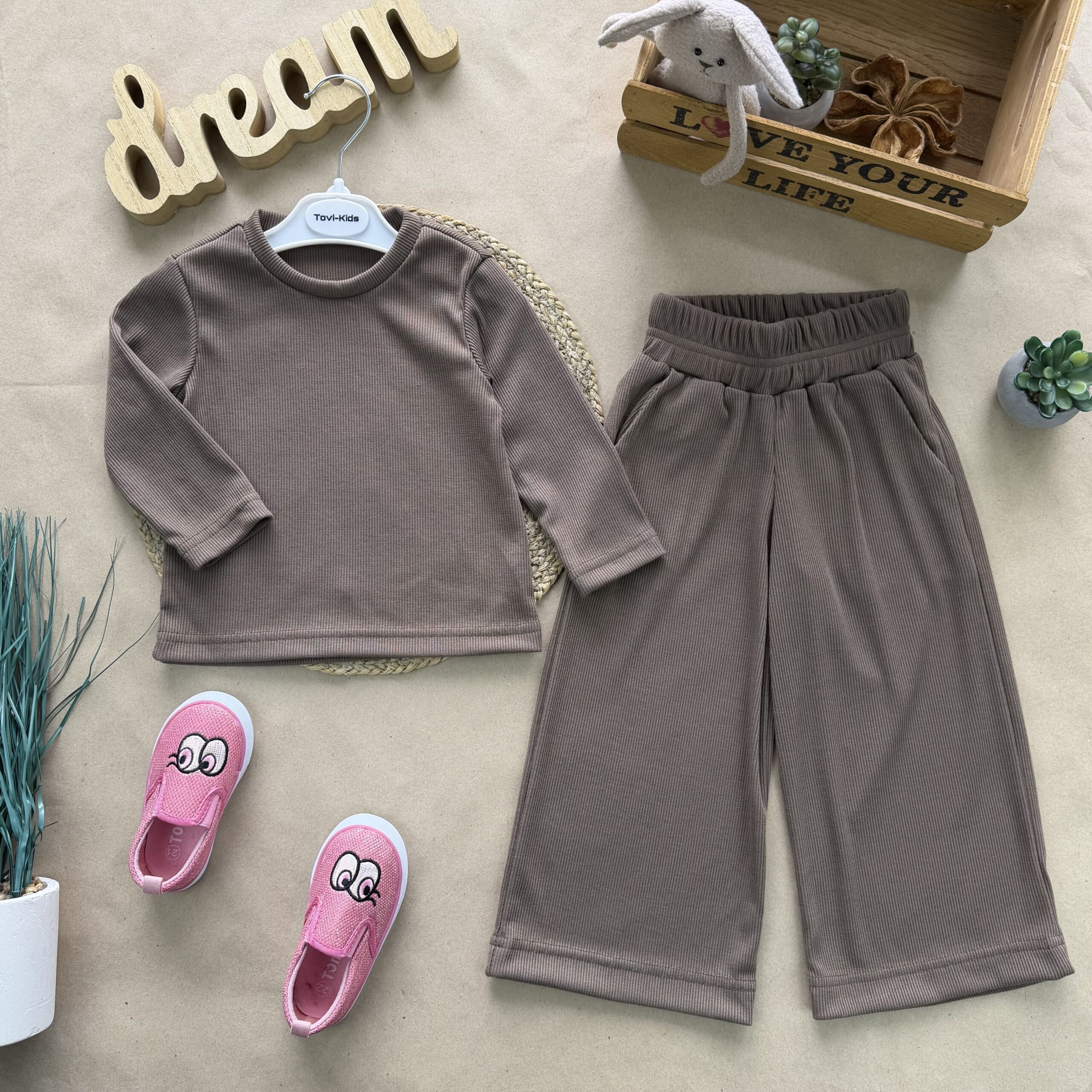 Відшивається. костюм з палаццо рубчик шоколад