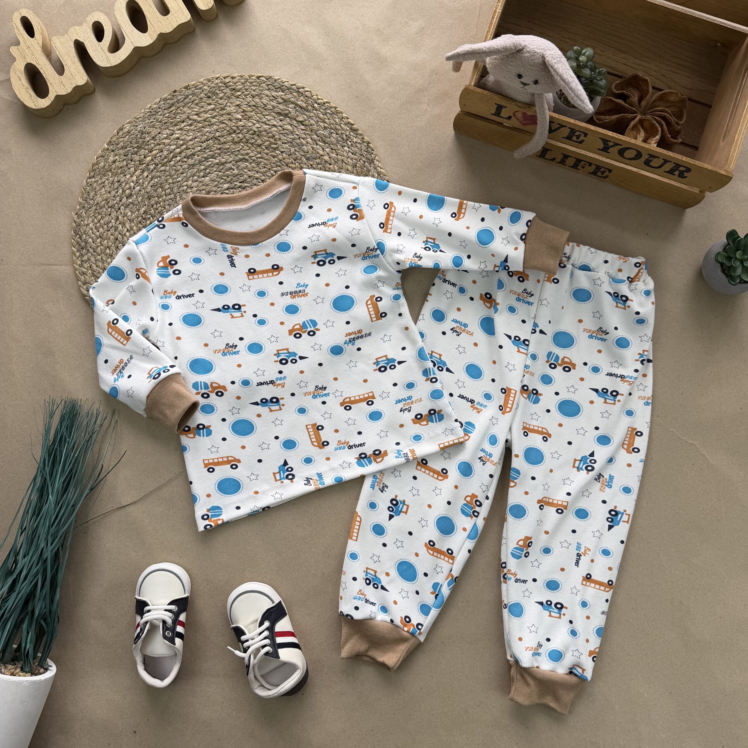 Відшивається. Піжама інтерлок авто