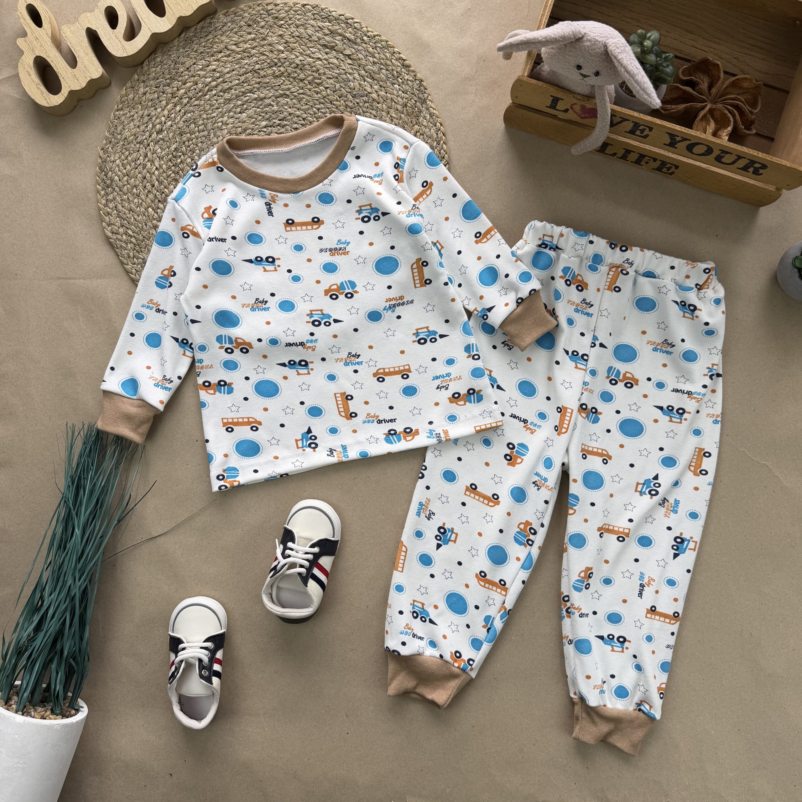 Відшивається. Піжама інтерлок авто