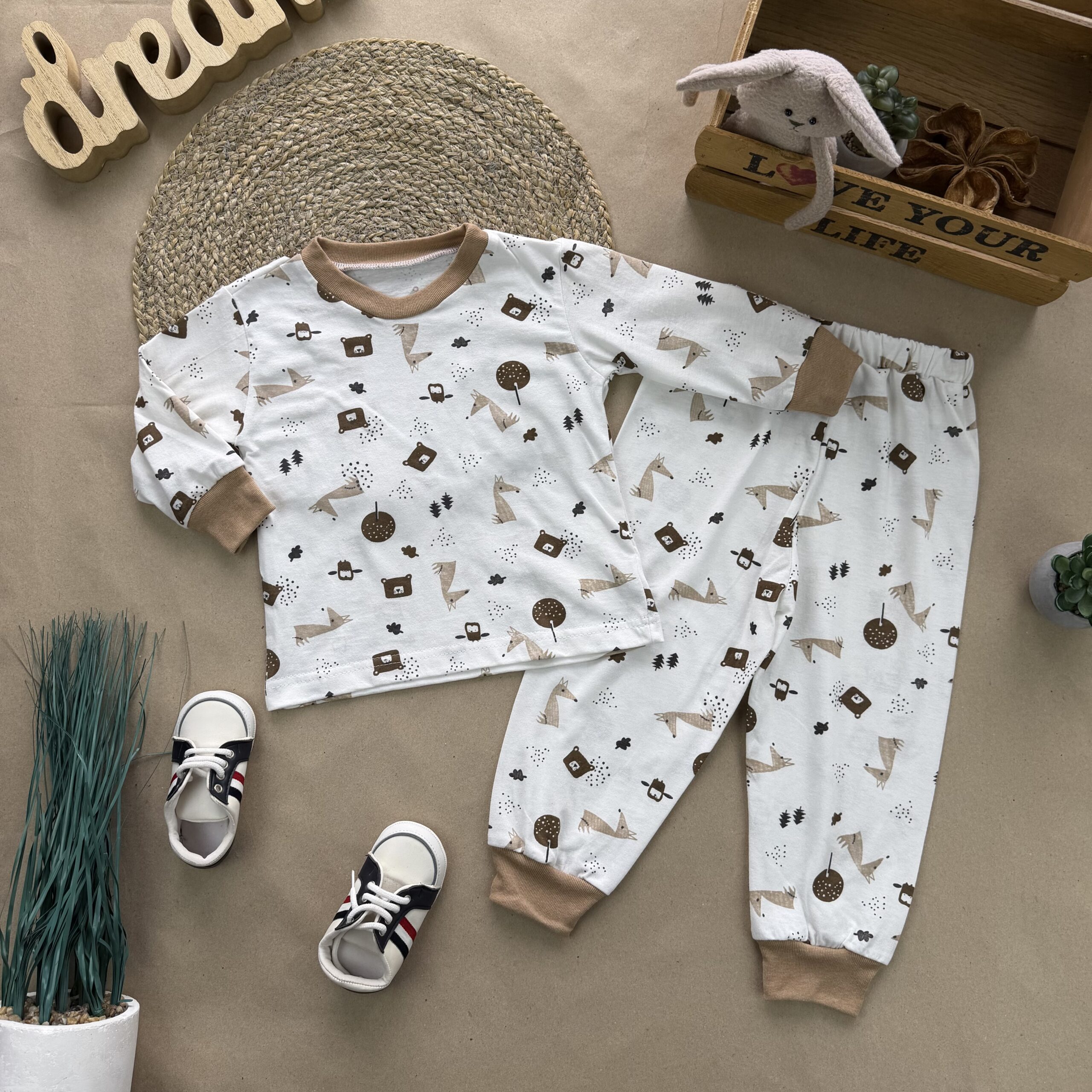 Відшивається. Піжама кулір шоко