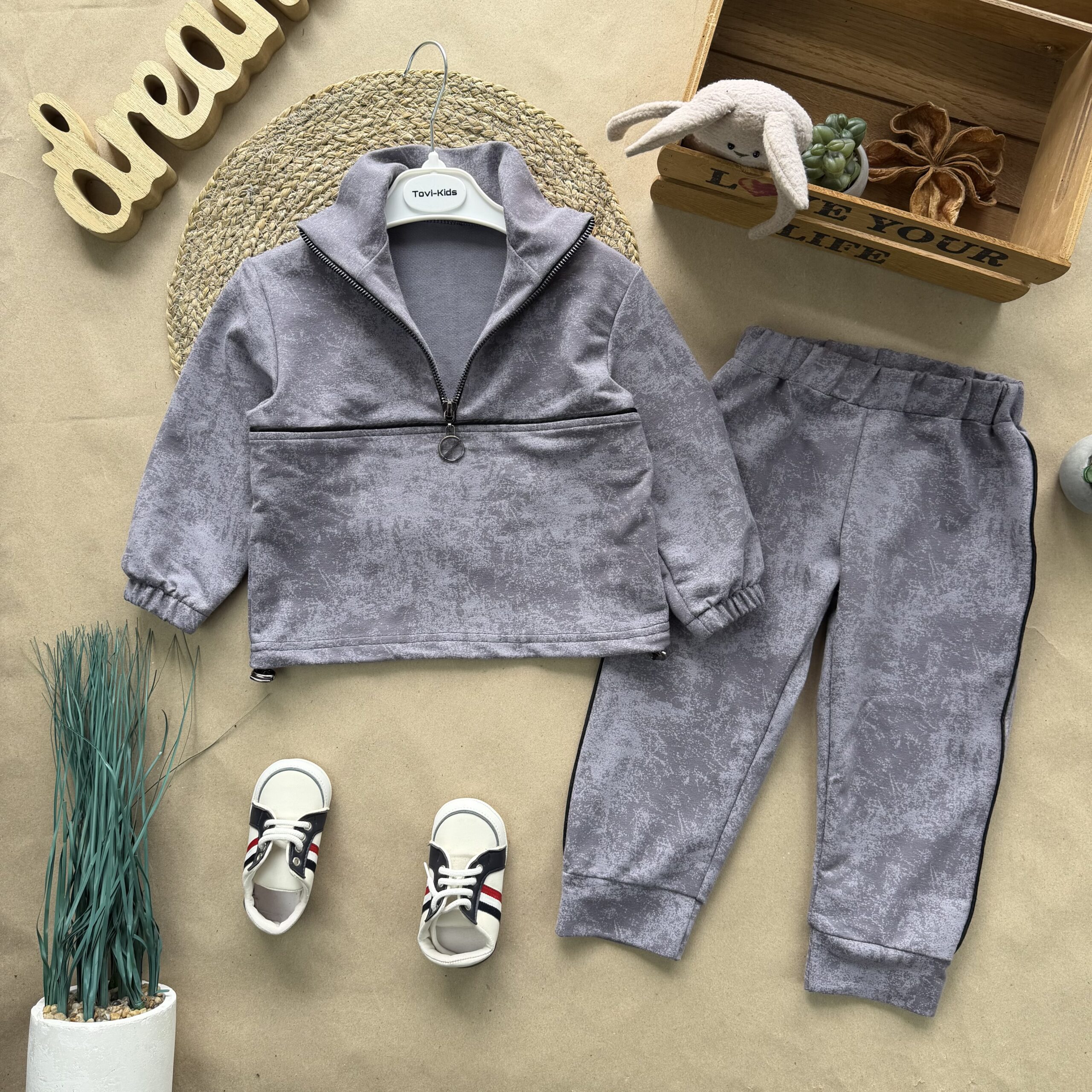 Відшивається. Двунитка мрамор сірий