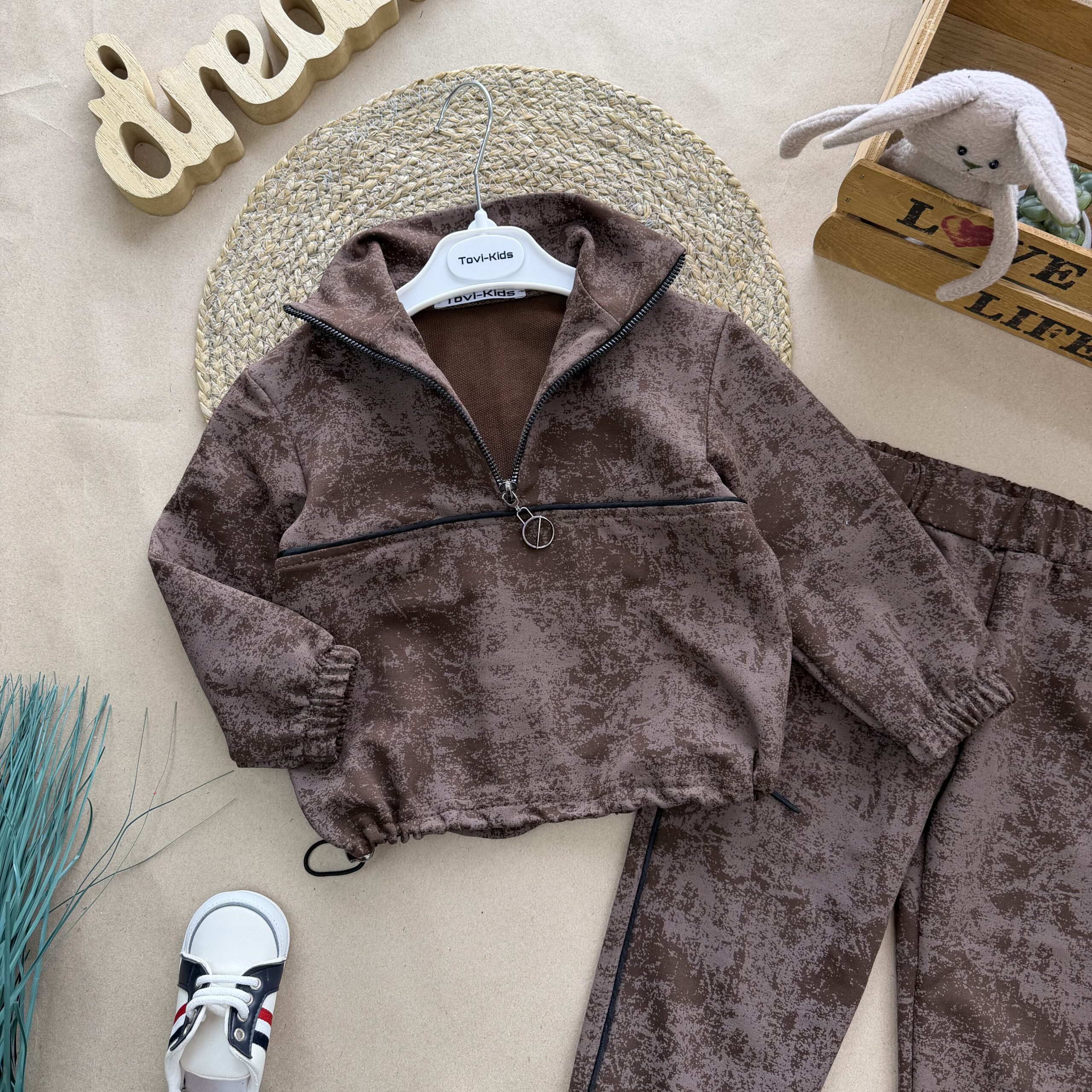 Відшивається. Двунитка мрамор шоколад