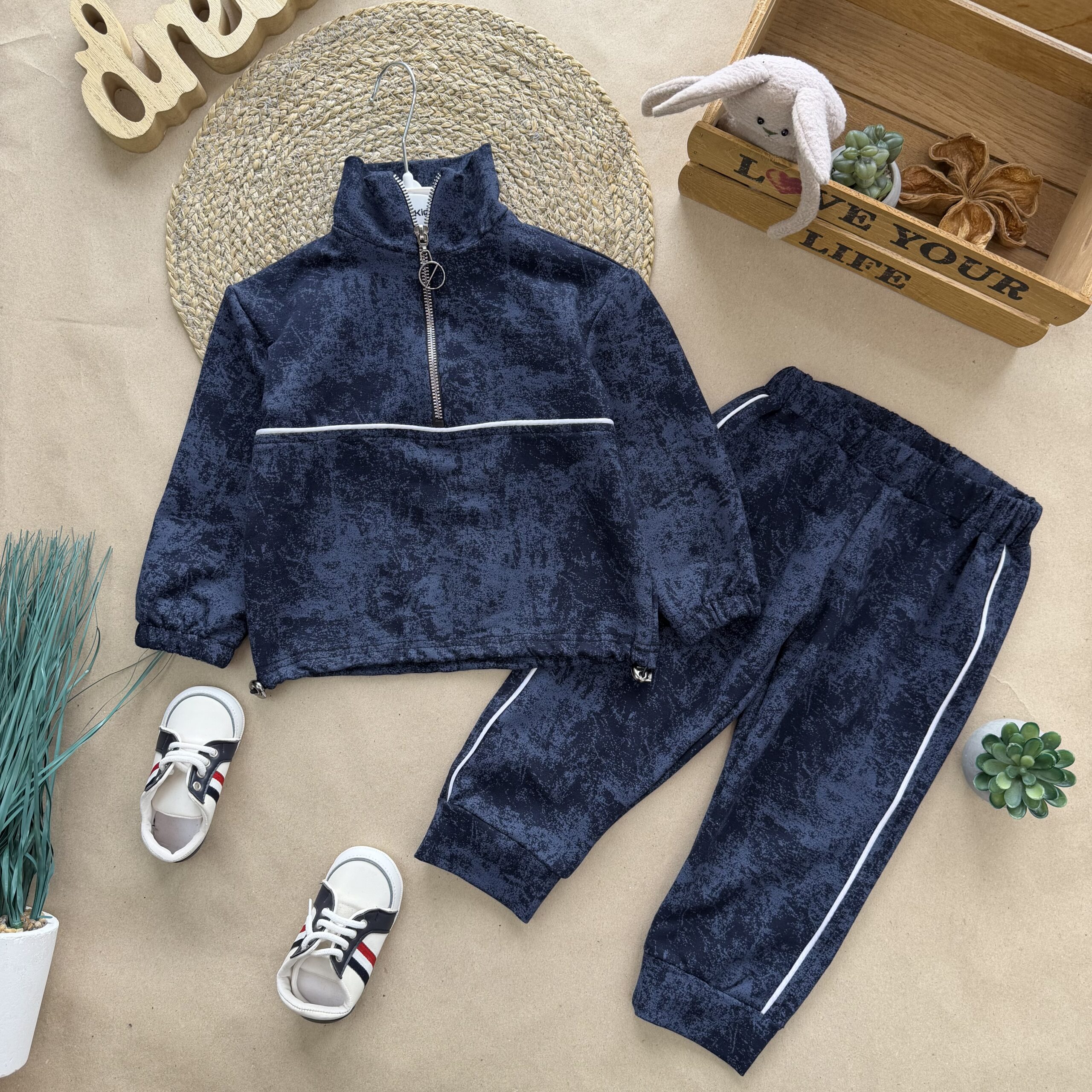 Відшивається. Двунитка мрамор синій